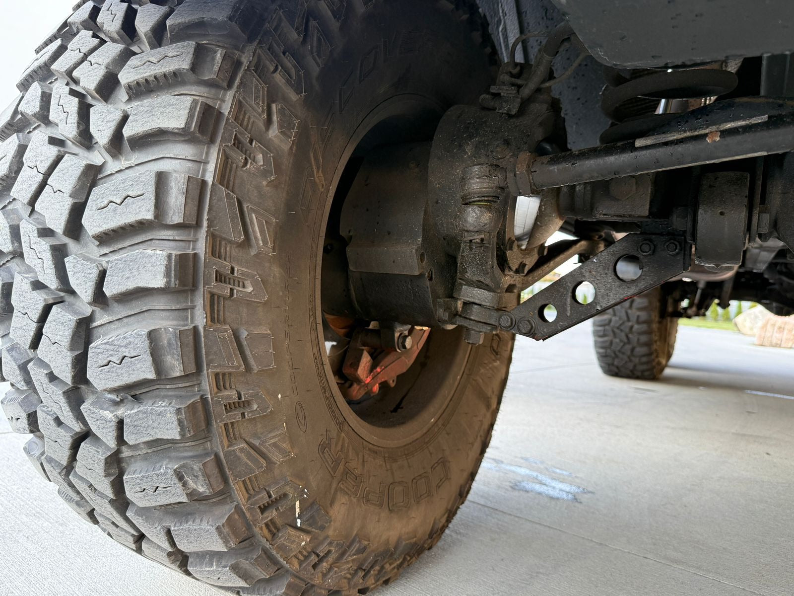 37-Inch Off-Road Tire for Mercedes-Benz G-Class W463 4x4 6x6