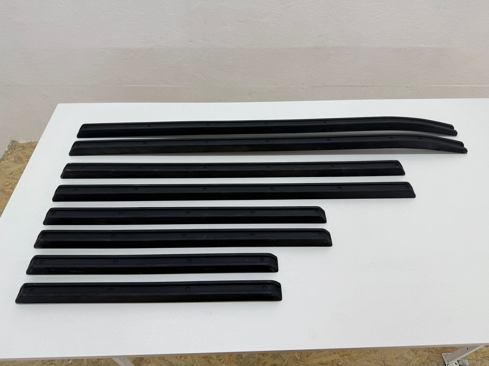 5-Door Side Mouldings Set (Fiberglass) for Mercedes-Benz G-Class W460 / W461 – Long Wheelbase 2850 mm