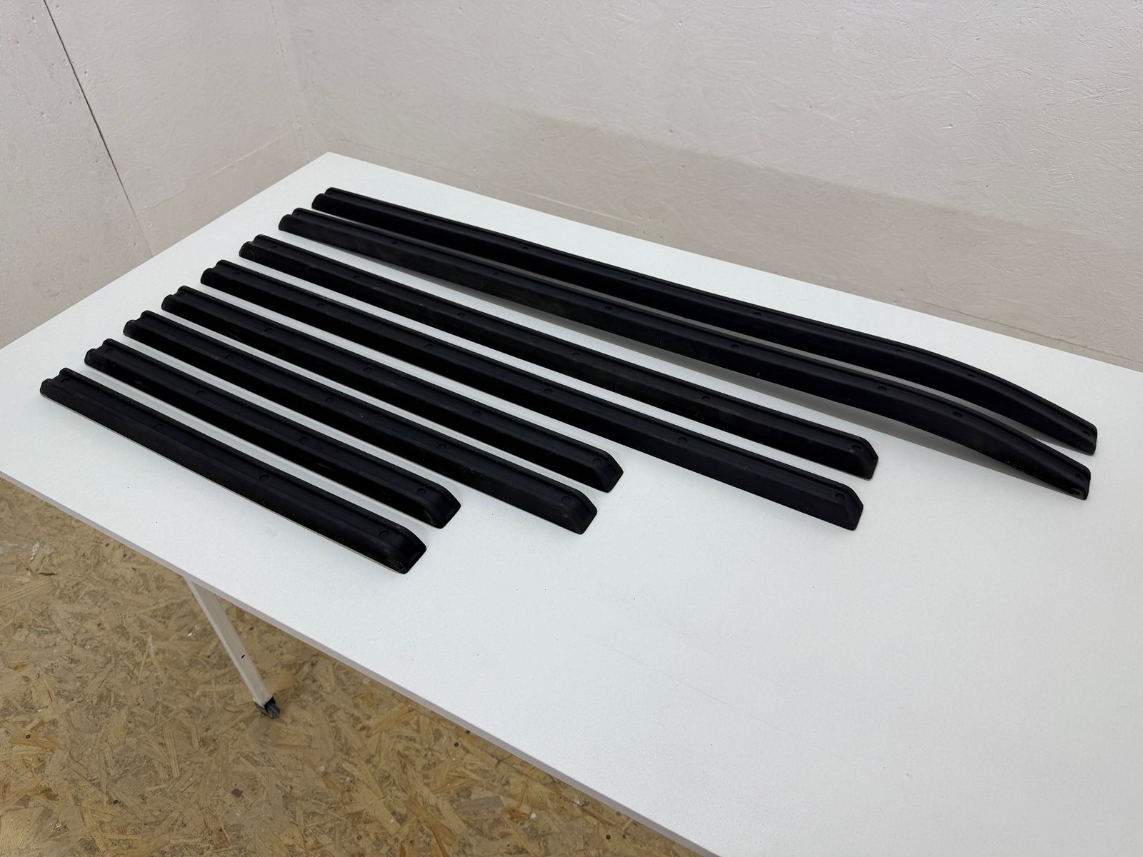 5-Door Side Mouldings Set (Fiberglass) for Mercedes-Benz G-Class W460 / W461 – Long Wheelbase 2850 mm