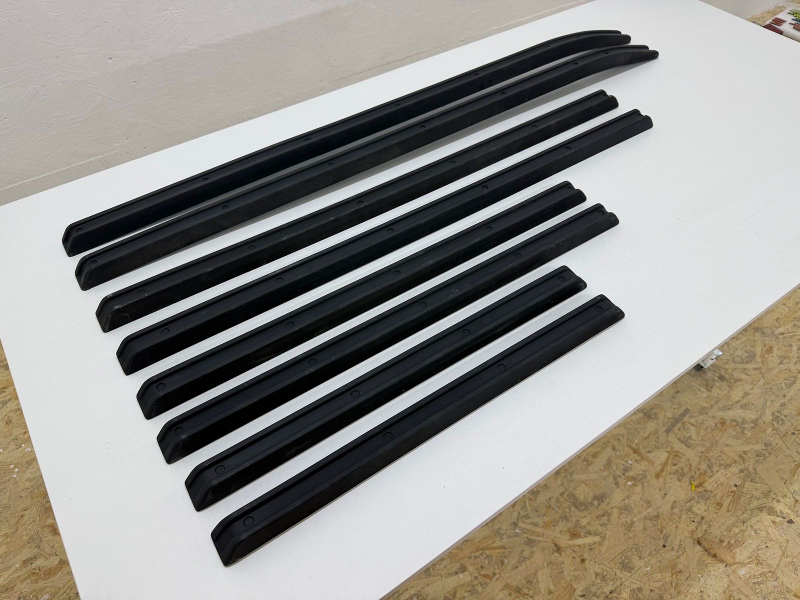 5-Door Side Mouldings Set (Fiberglass) for Mercedes-Benz G-Class W460 / W461 – Long Wheelbase 2850 mm