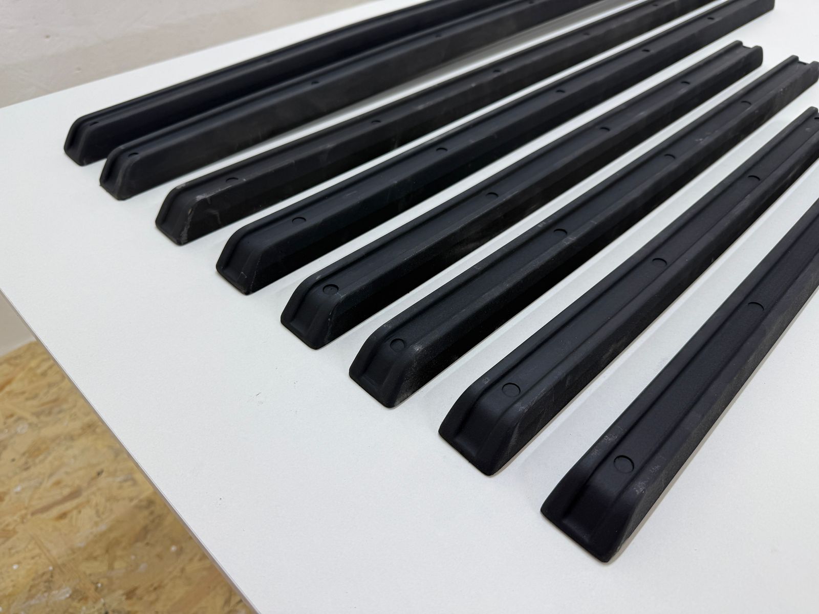 5-Door Side Mouldings Set (Fiberglass) for Mercedes-Benz G-Class W460 / W461 – Long Wheelbase 2850 mm