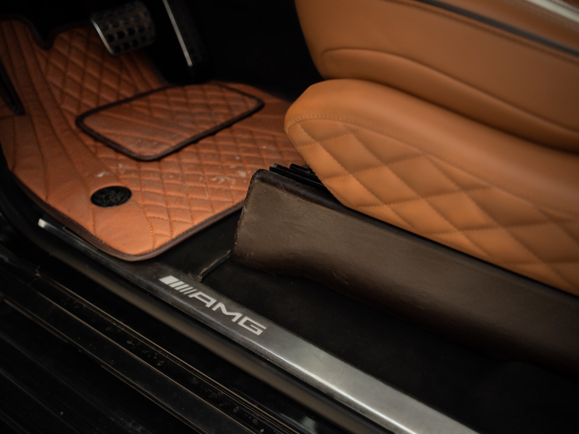 6x6 interior upholstery trim remanufacture for Mercedes Benz W463 G-Class - Custom Class