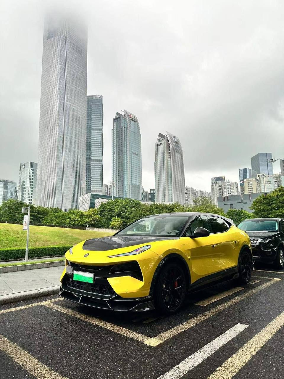 Carbon Bodykit for Lotus Eletre Type 132 2022+ - Custom Class