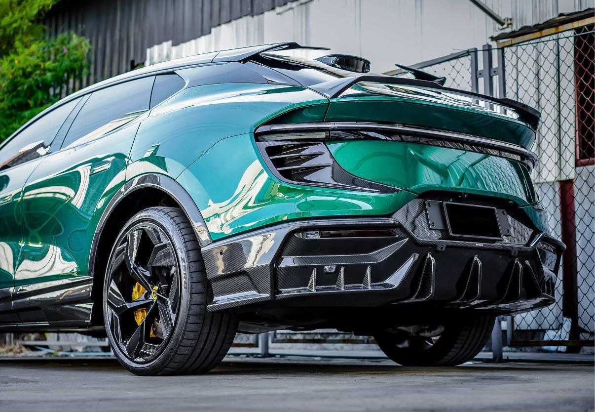 Carbon Bodykit for Lotus Eletre Type 132 2022+ - Custom Class