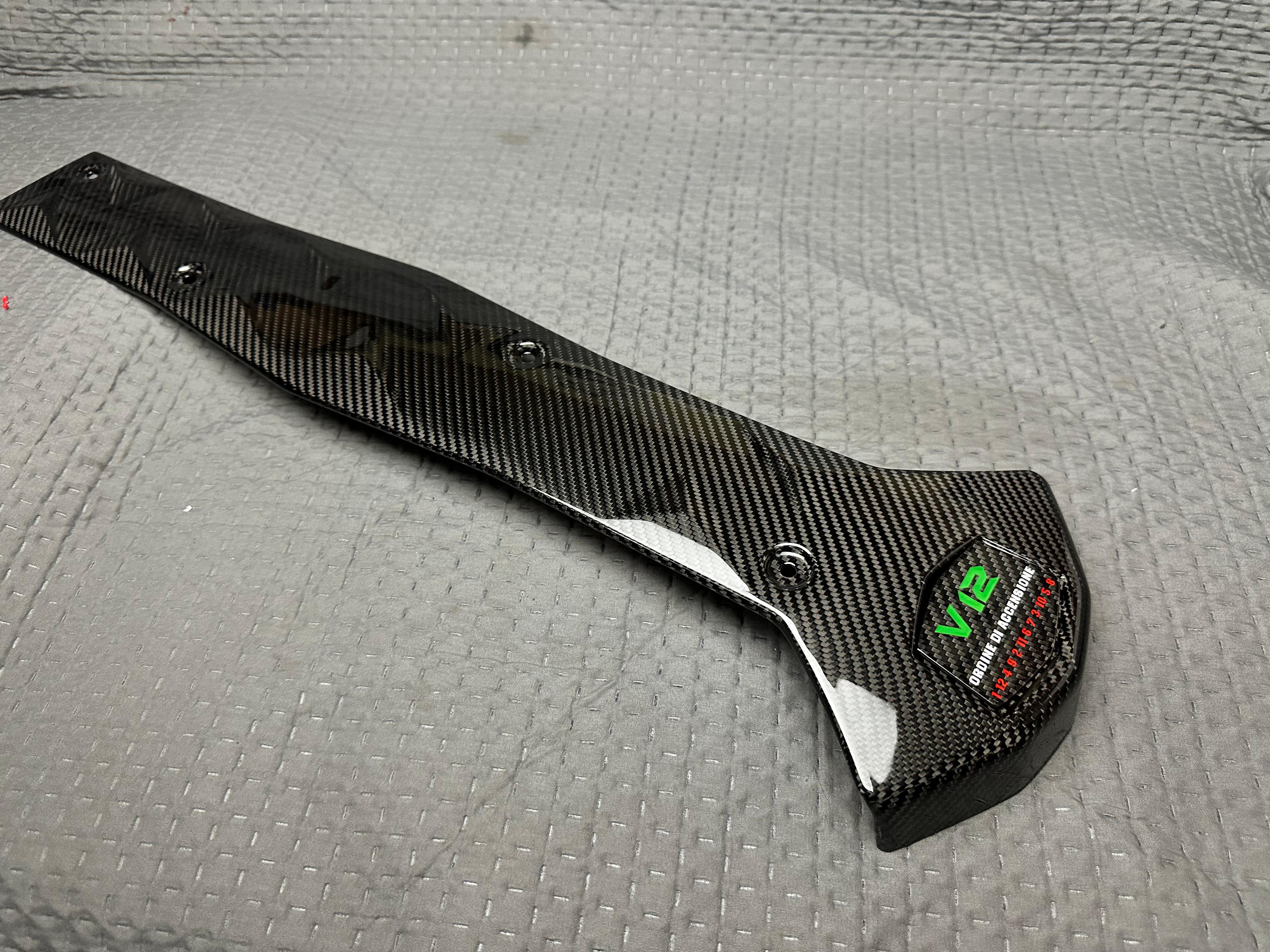 Carbon Engine Cover Replacement for V12 Lamborghini Aventador 2011-2022 - Custom Class