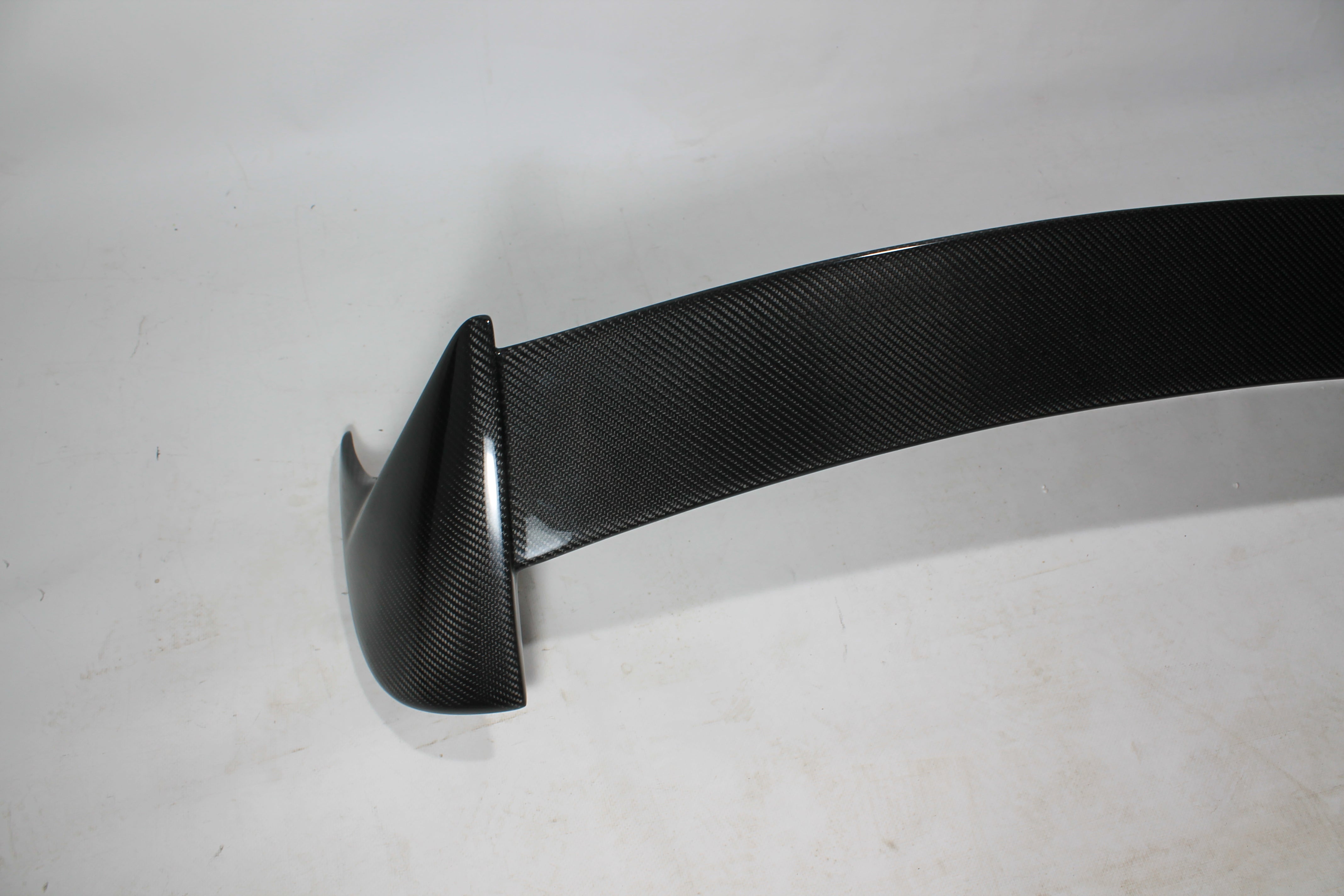 Carbon rear roof spoiler for Porsche Macan 2014-2017 - Custom Class