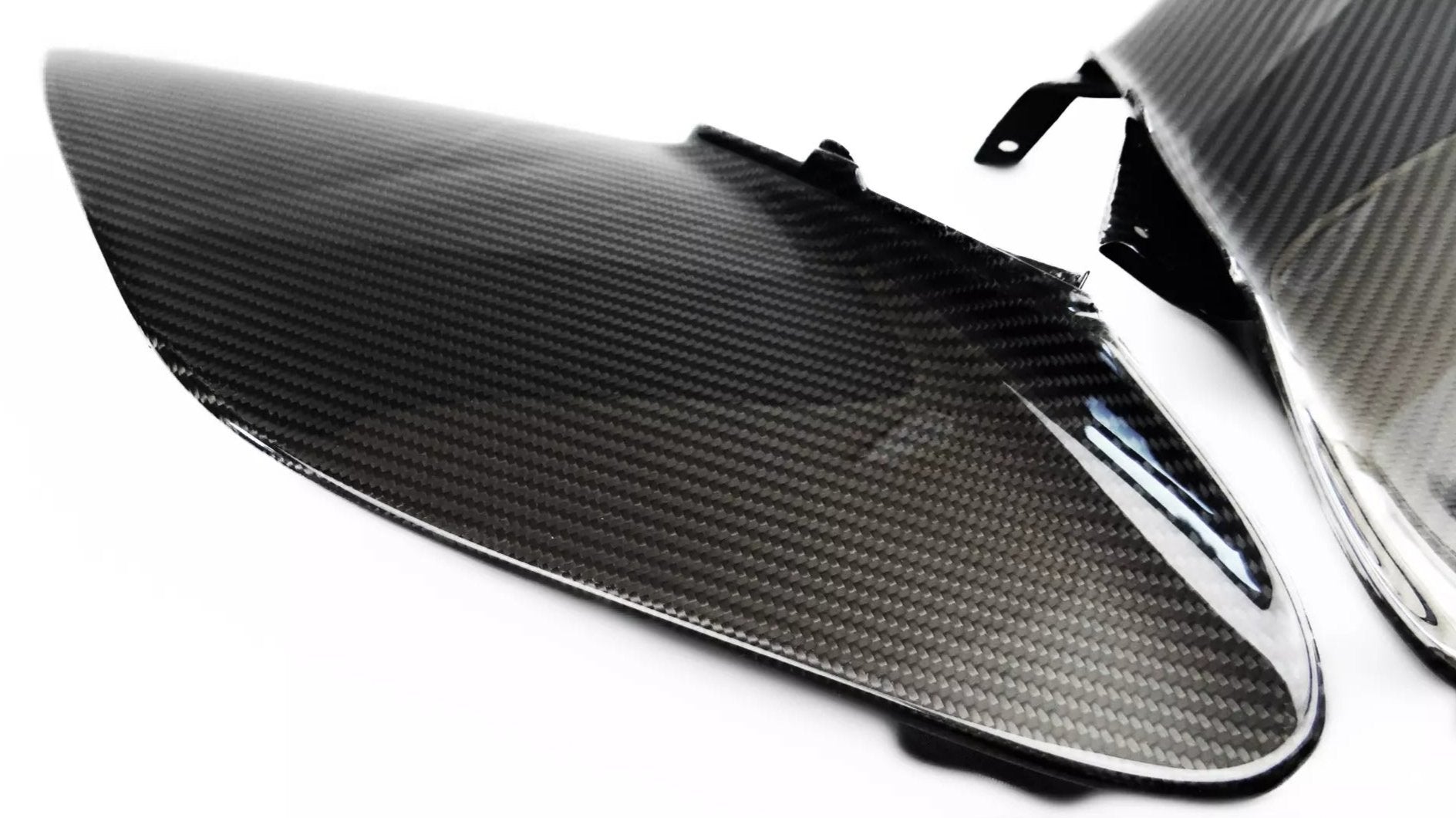 Carbon side vents for Ferrari 488 GTB 2015-2017 - Custom Class