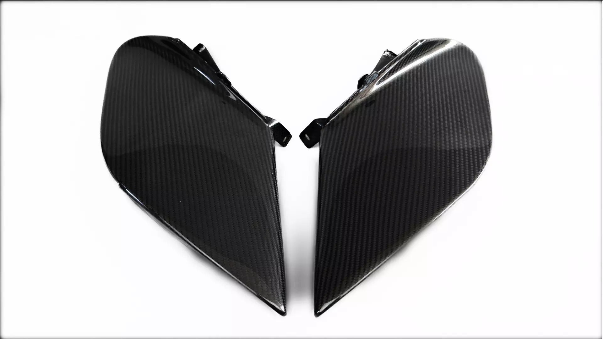 Carbon side vents for Ferrari 488 GTB 2015-2017 - Custom Class
