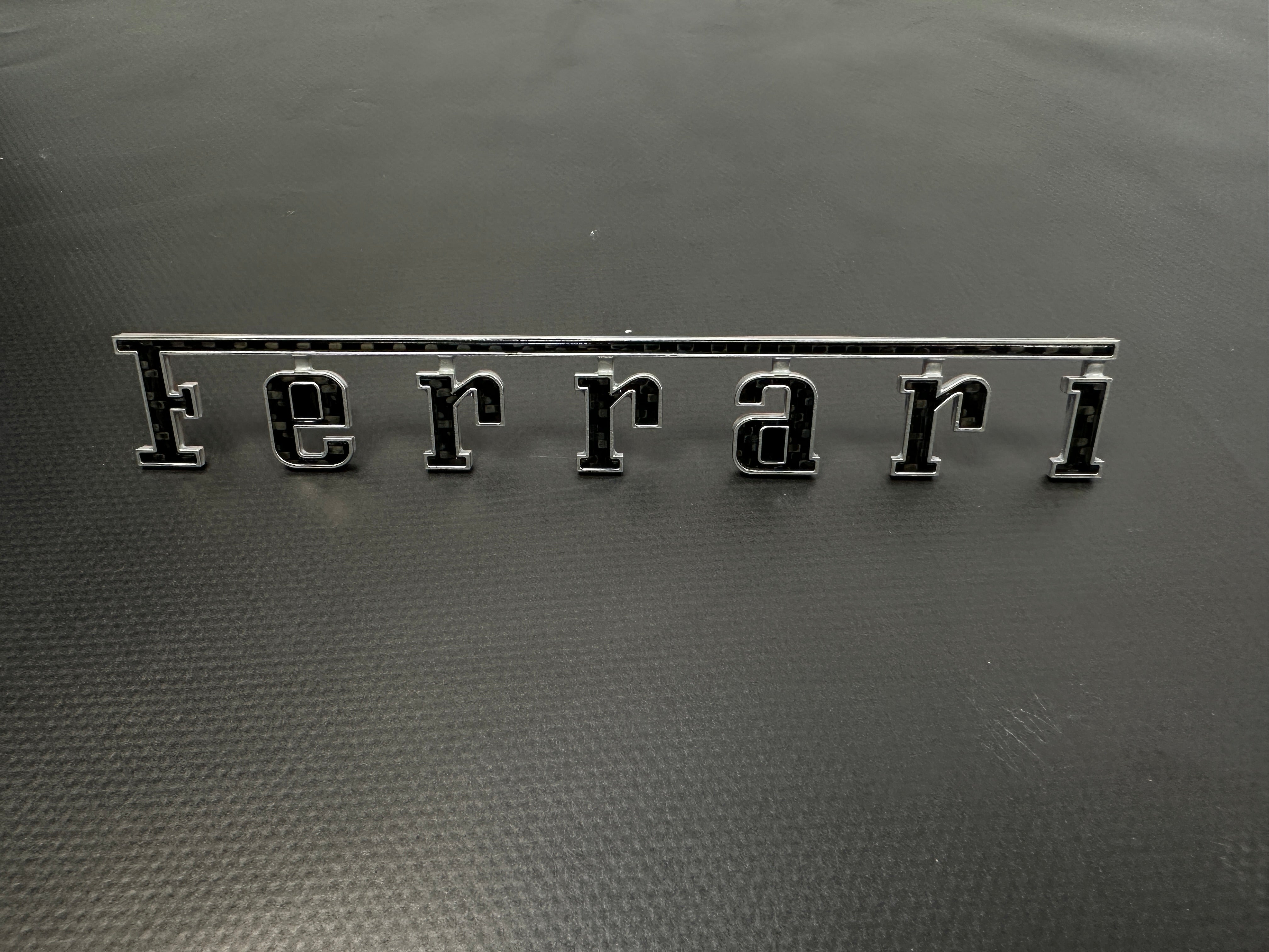 Ferrari rear emblem metal with carbon for Ferrari 812 Superfast - Custom Class