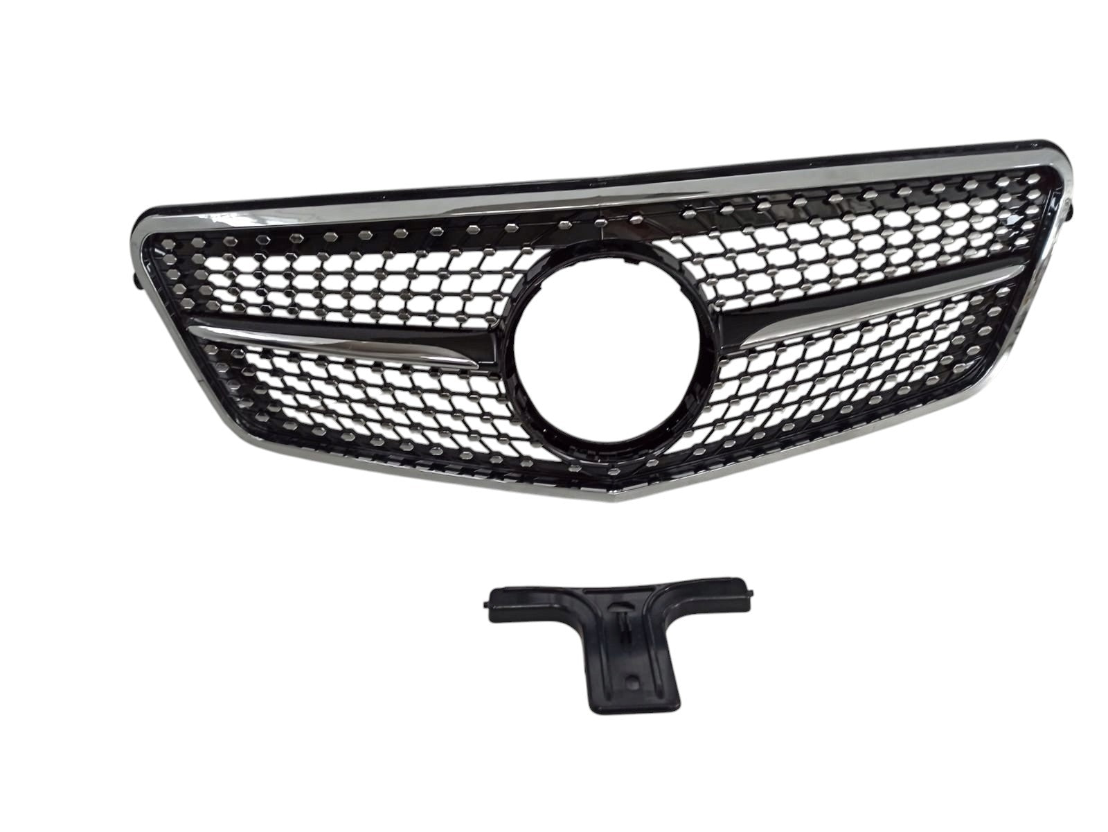 Diamond Black front grill for Mercedes E-Class W212 (2009-2013) from Custom Class, offering a sleek and luxurious design.