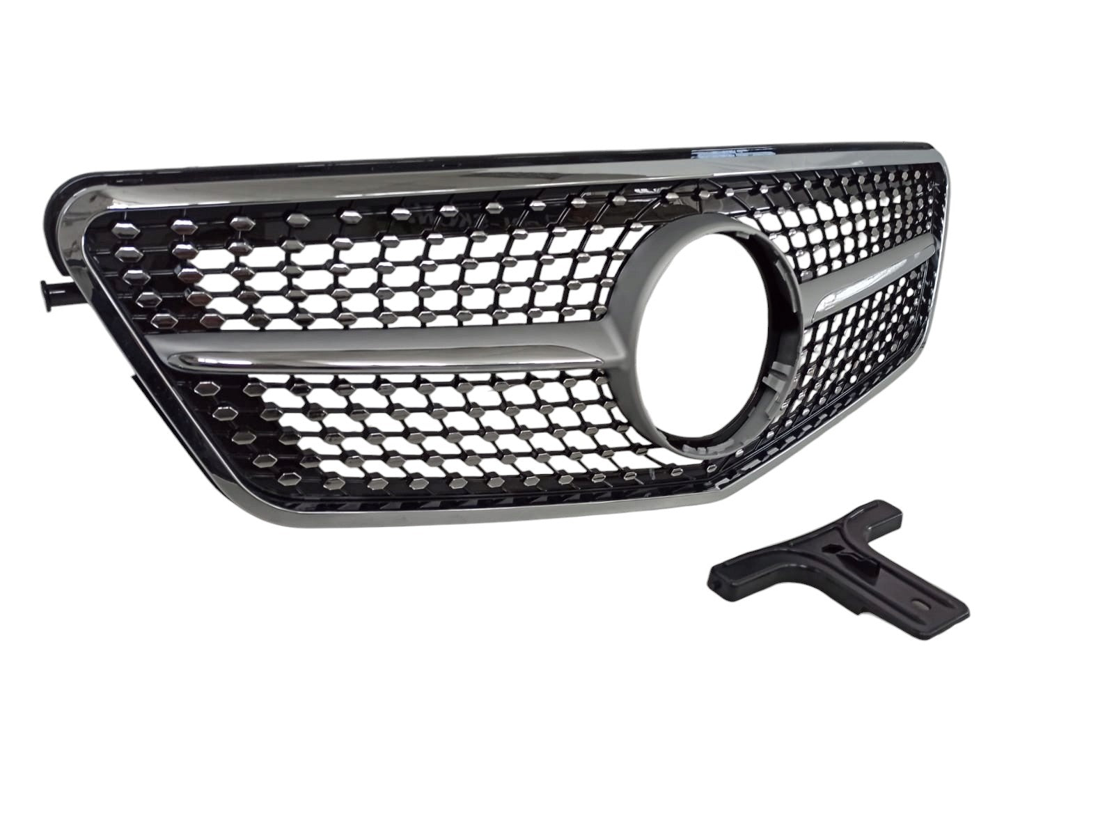 Diamond Silver front grill for Mercedes E-Class W212 (2009-2013) from Custom Class, featuring a sleek and elegant design.