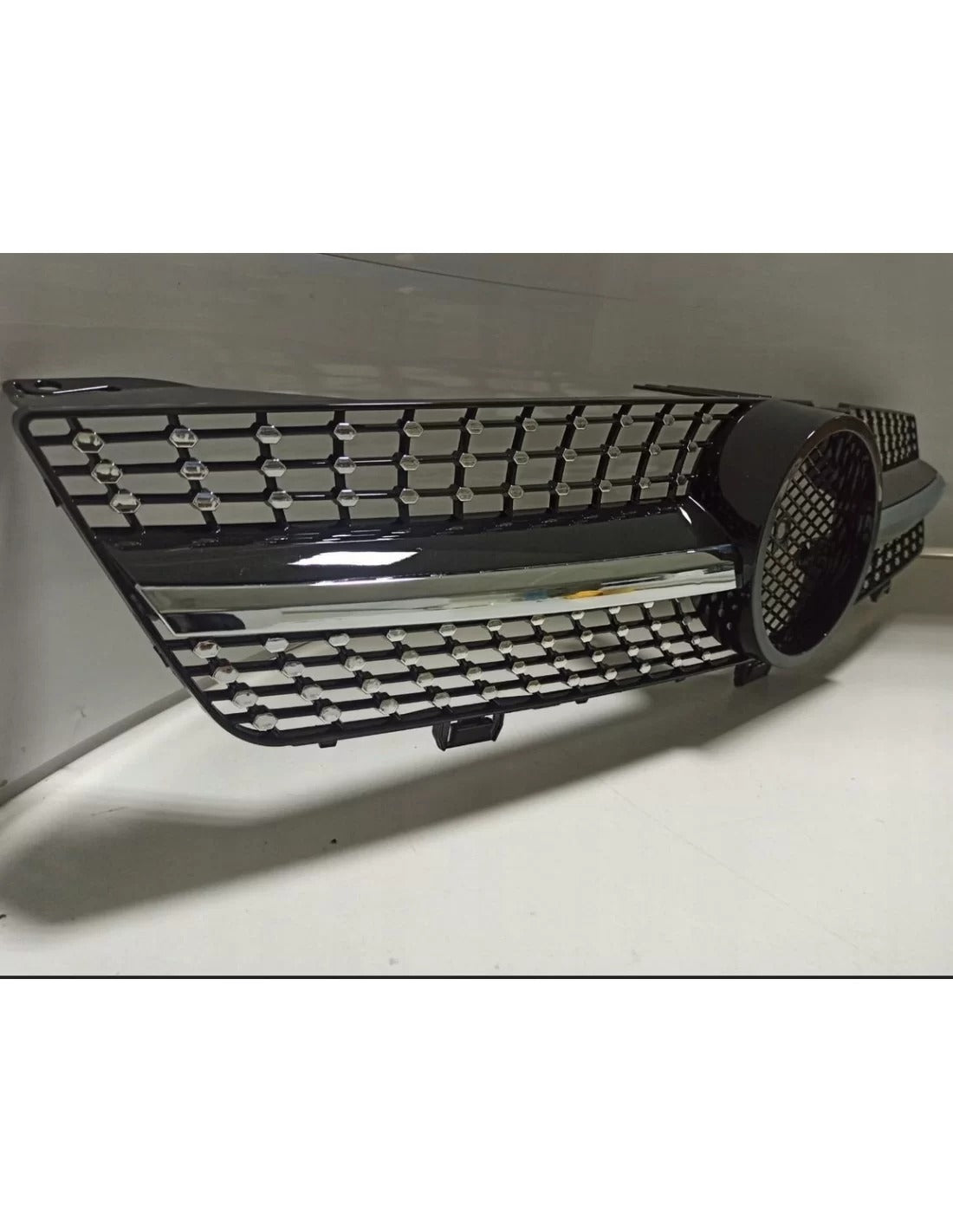 Diamond Silver Front Grille for Mercedes CLS-Class C219 (2008-2010) from Custom Class.