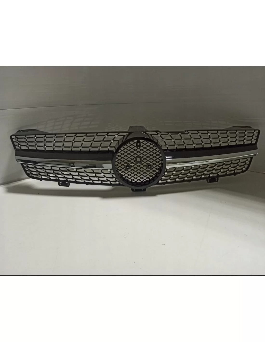 Diamond Silver Front Grille for Mercedes CLS-Class C219 (2008-2010) from Custom Class.