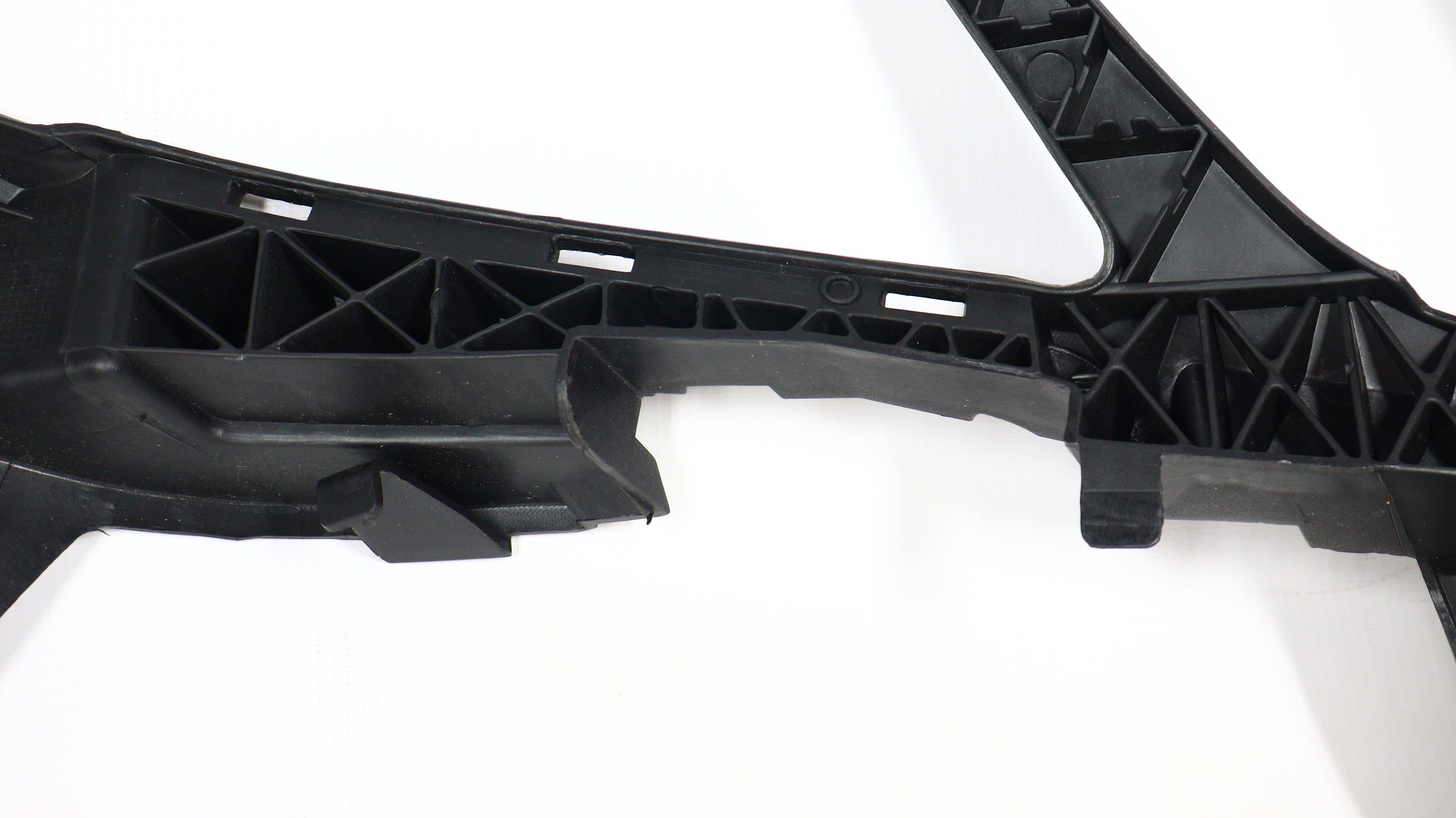 Front bumper mounting bracket (R) for Mercedes E-Class W212 2009-2012 - Custom Class