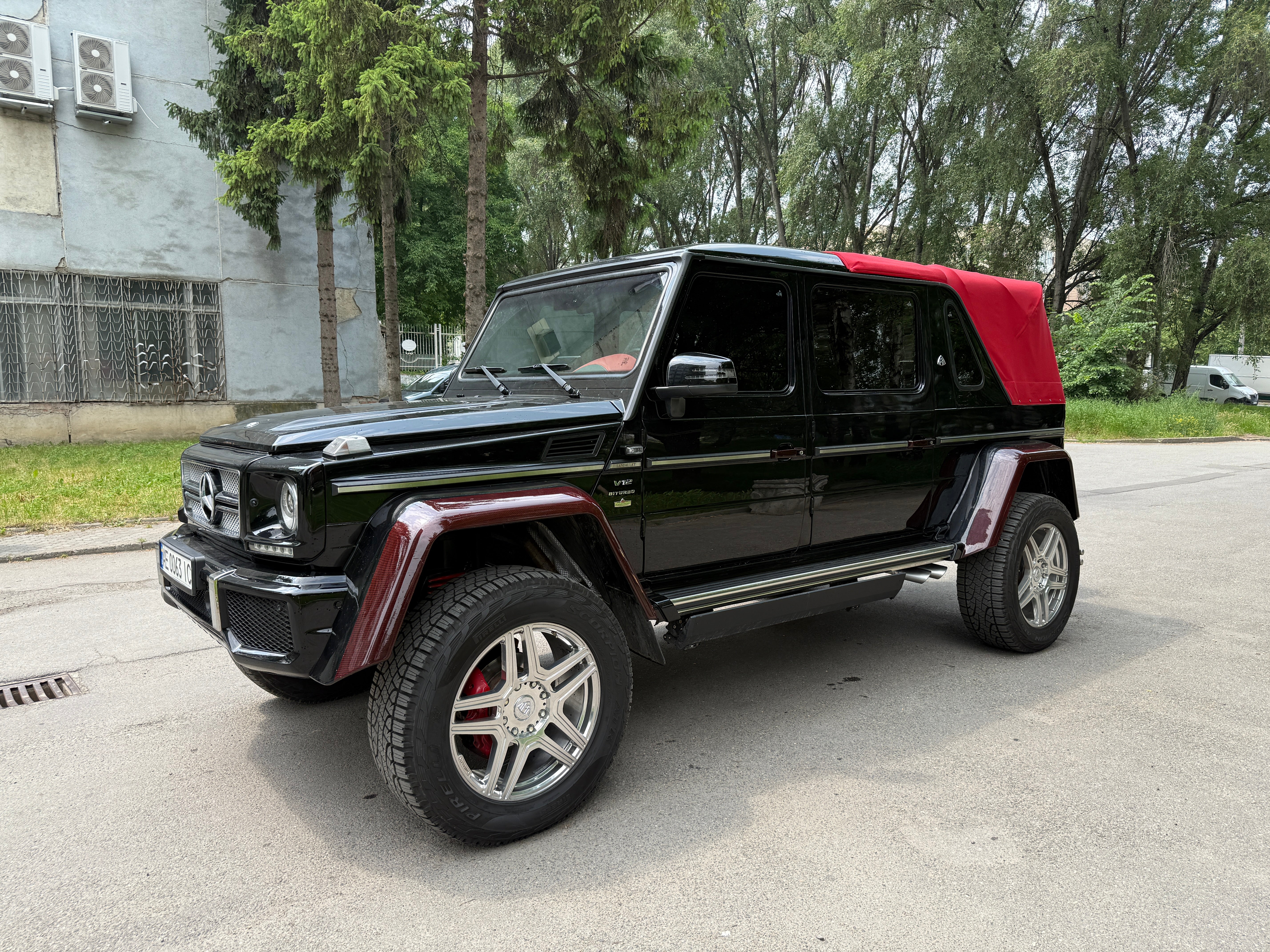 Mechanical folding roof for Landaulet Maybach Mercedes W463 4 door - Custom Class