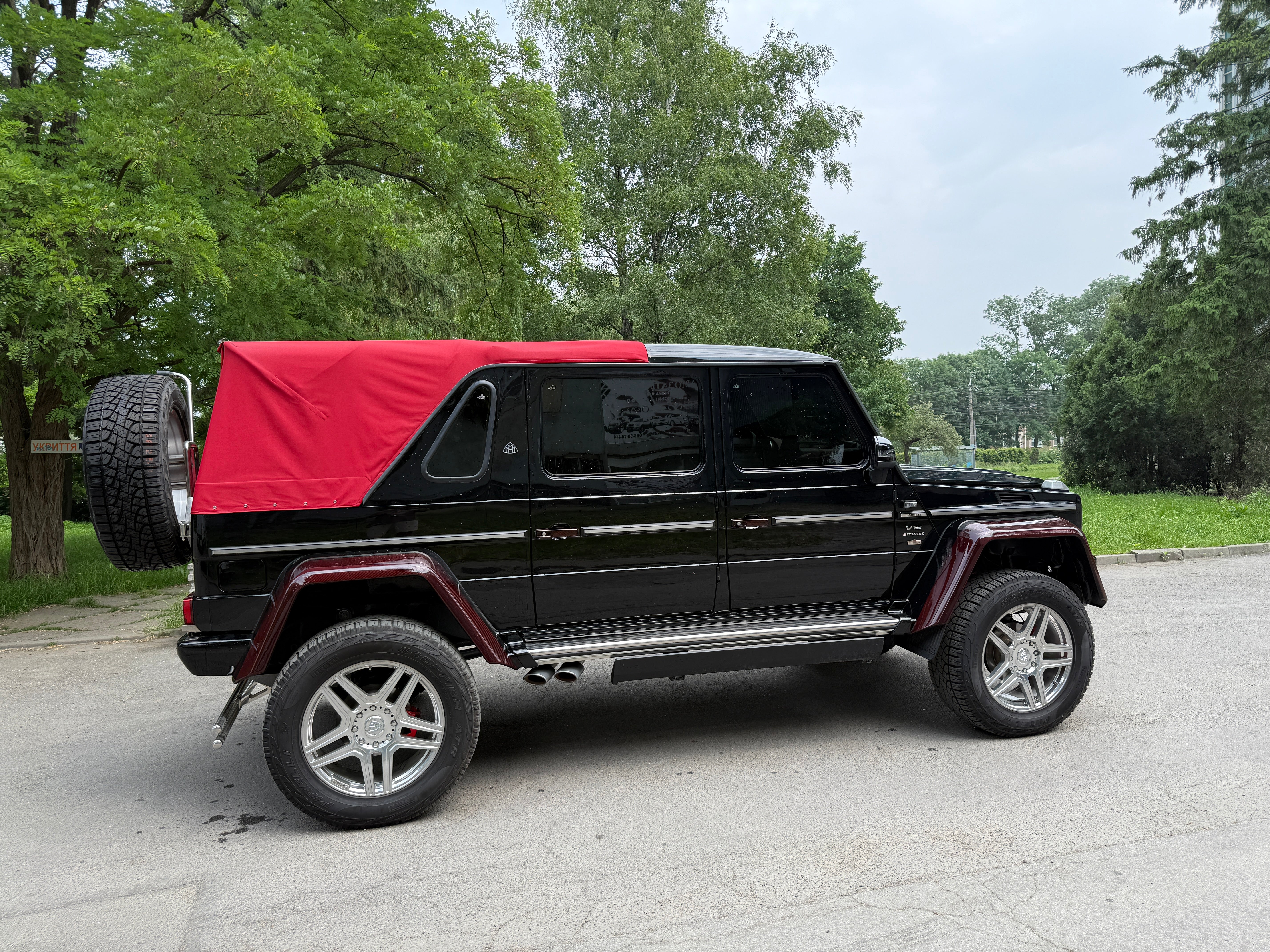 Mechanical folding roof for Landaulet Maybach Mercedes W463 4 door - Custom Class