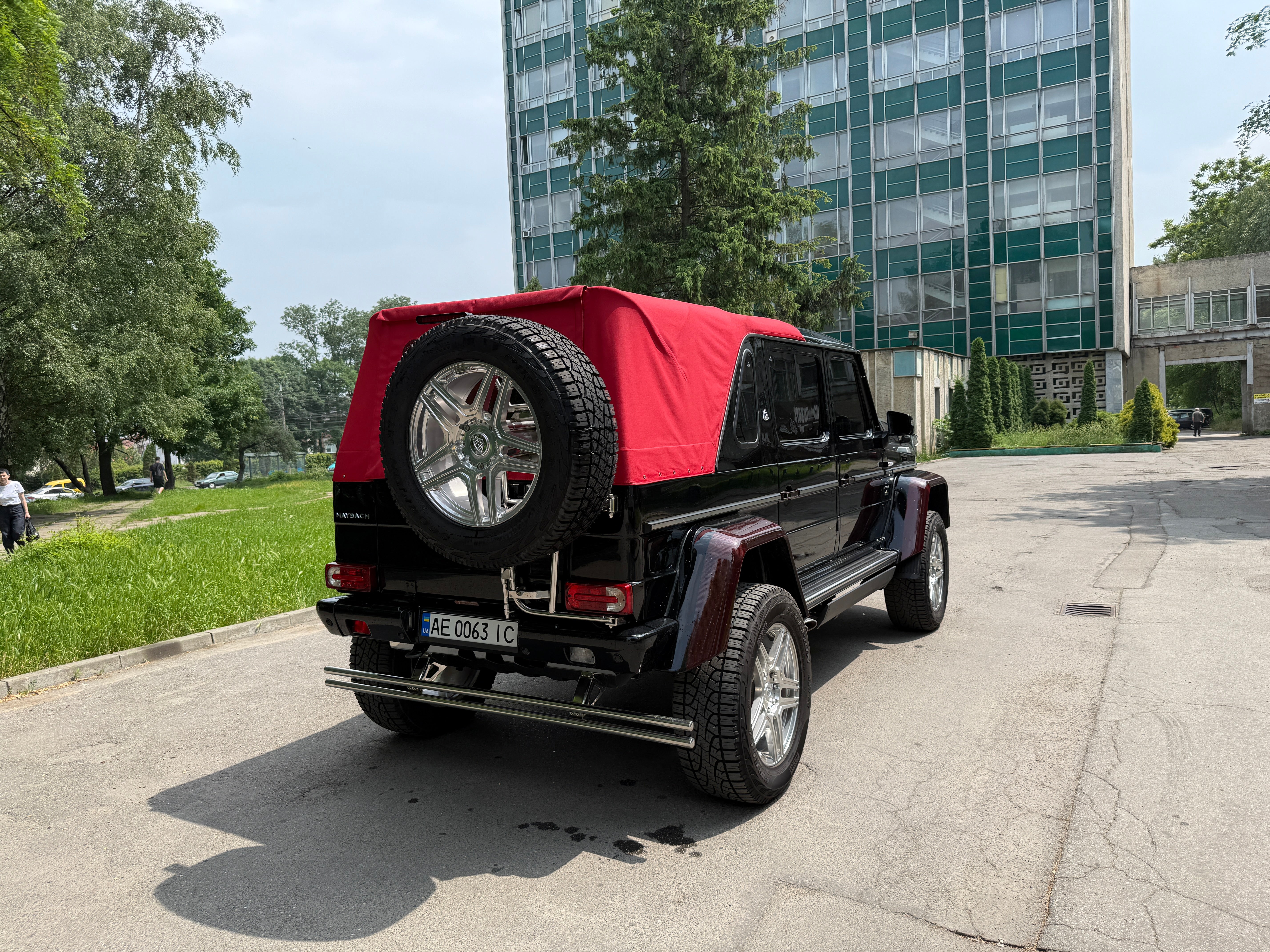 Mechanical folding roof for Landaulet Maybach Mercedes W463 4 door - Custom Class