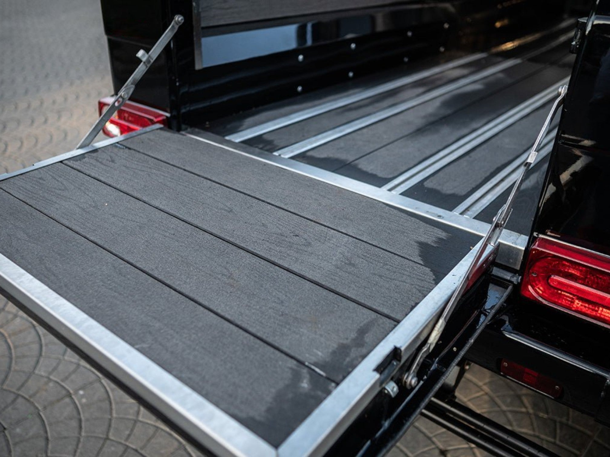 Mercedes-Benz W463 G Wagon 6x6 Conversion Kit - Custom Class