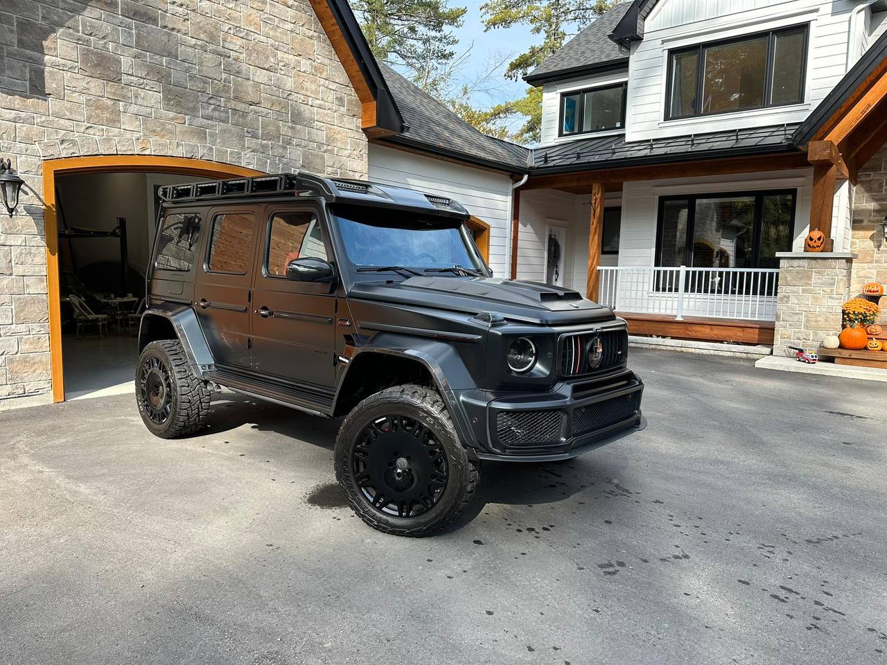 OEM Front roof carbon spoiler 4x4 with original LEDs for Mercedes W463A W464 - Custom Class