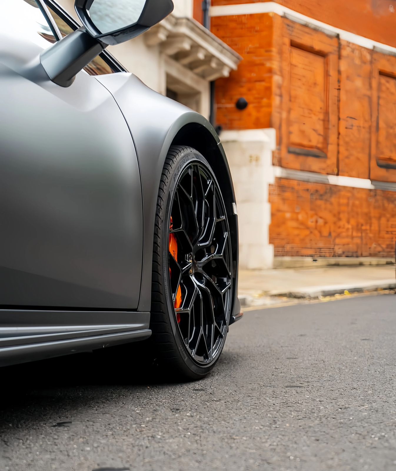 R18–R22 Rims for Lamborghini, Bentley Bentayga, McLaren