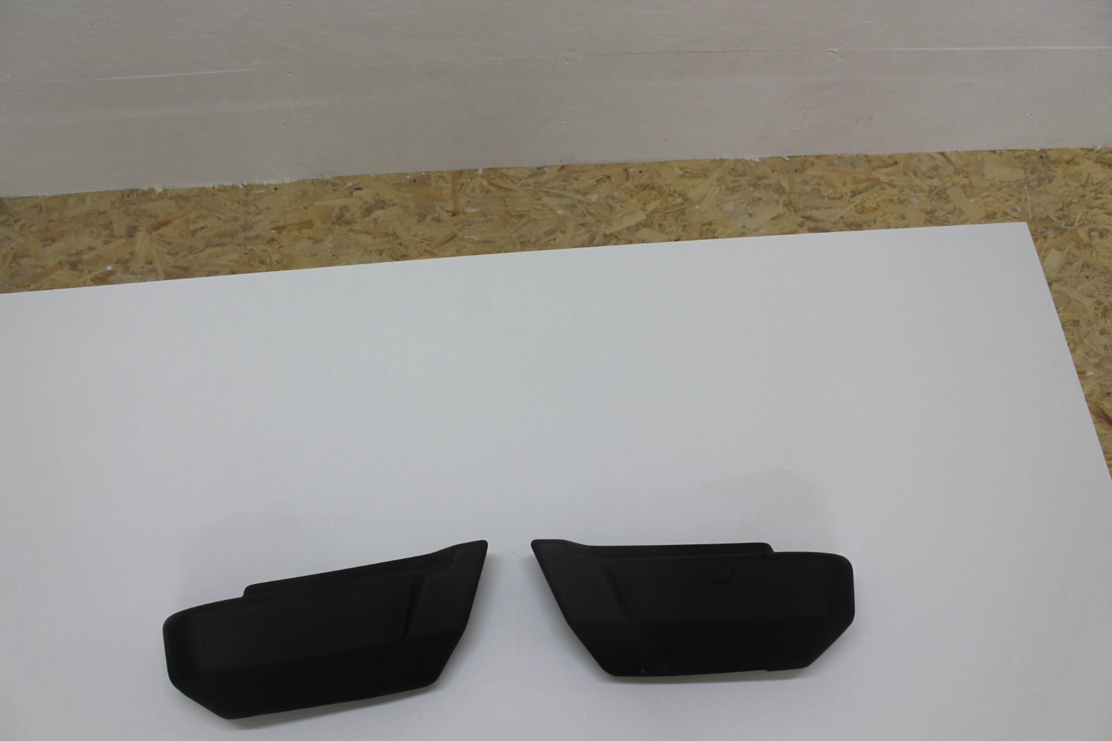 Rear Bumper Corner Caps Set (Fiberglass) for Mercedes-Benz G-Class W460 W461 – With Extended Wheel Arches