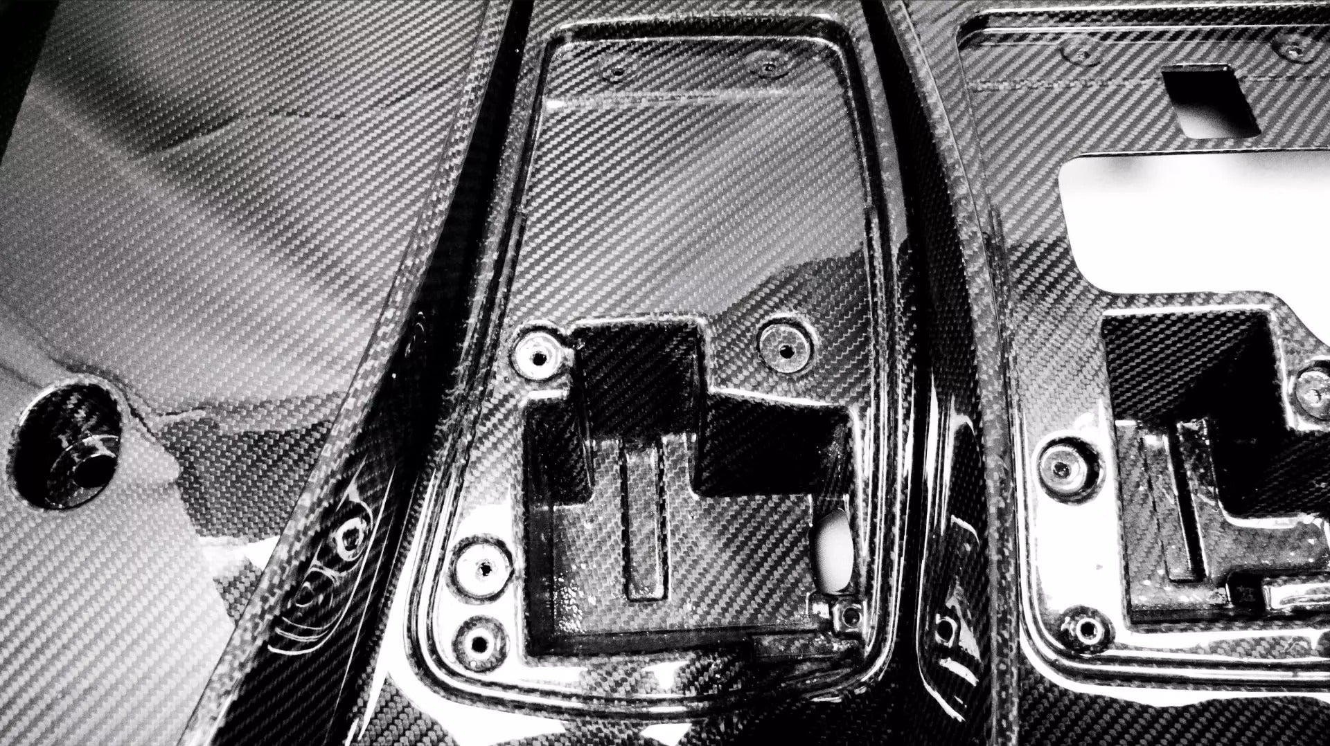 Rear bumper carbon diffuser for Ferrari 488 GTB 2015-2017 - Custom Class