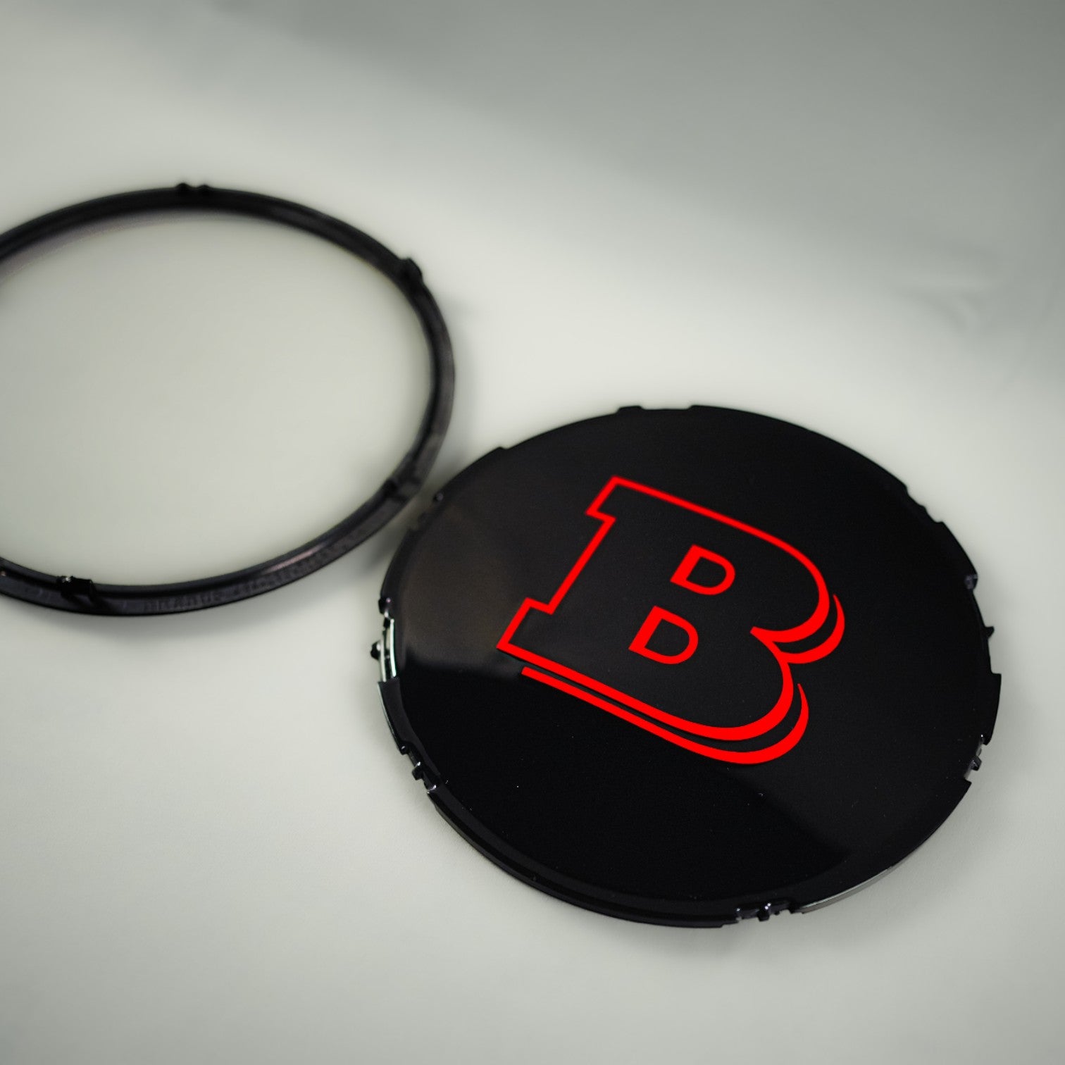 Red front grille emblem with Brabus logo for Mercedes-Benz W465 2025+ - Custom Class