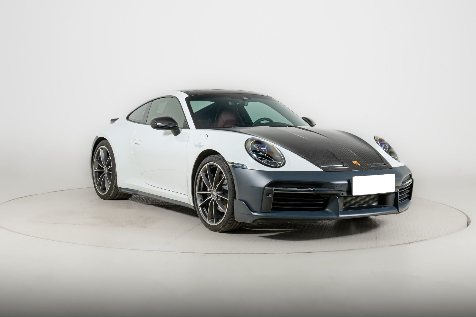 Turbo SD front bumper and body kit for Porsche 911 992 with carbon fiber hood