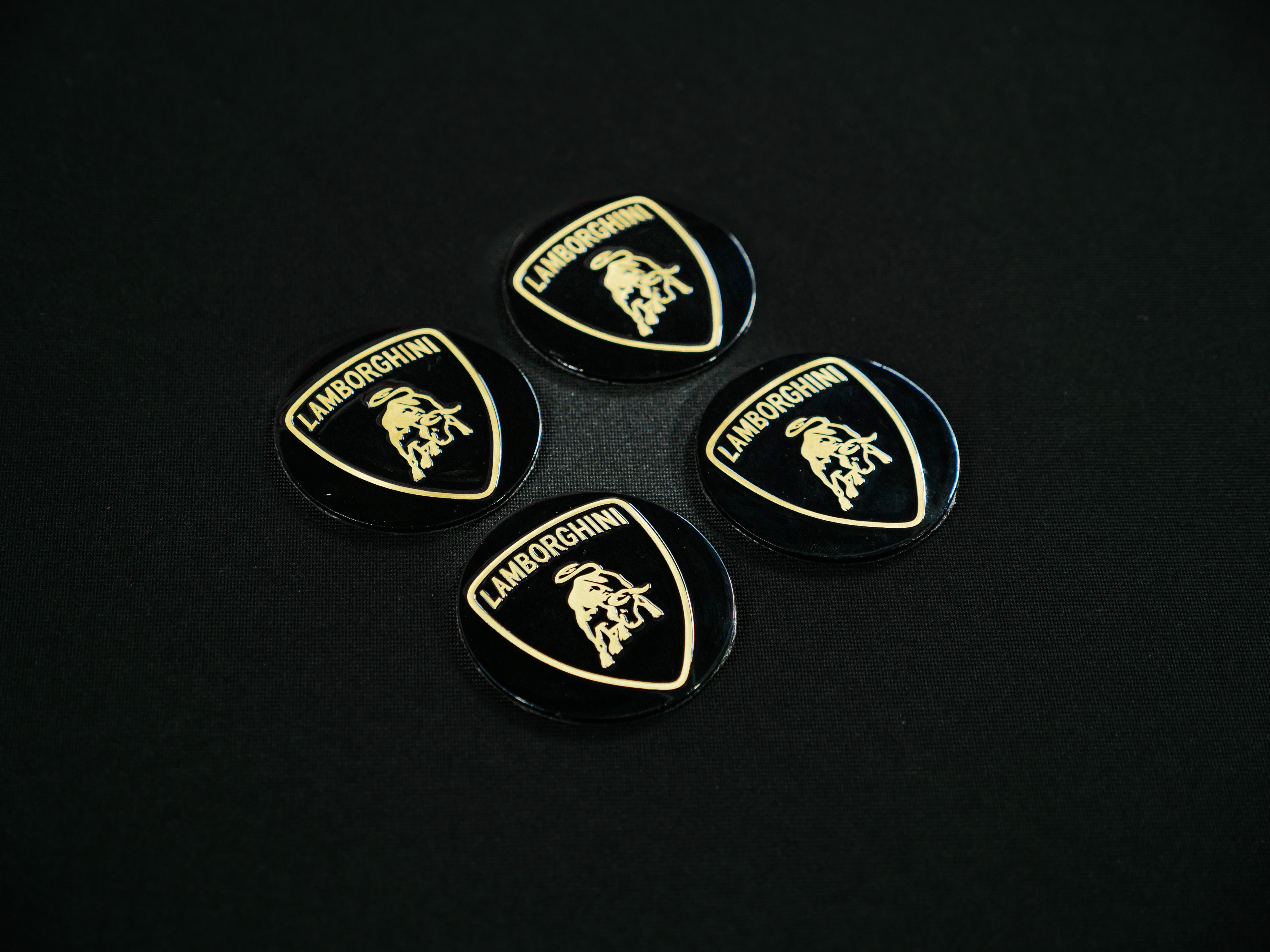 Metal Wheel Badges Caps Set for Lamborghini Aventador, Huracán with Iconic Emblem