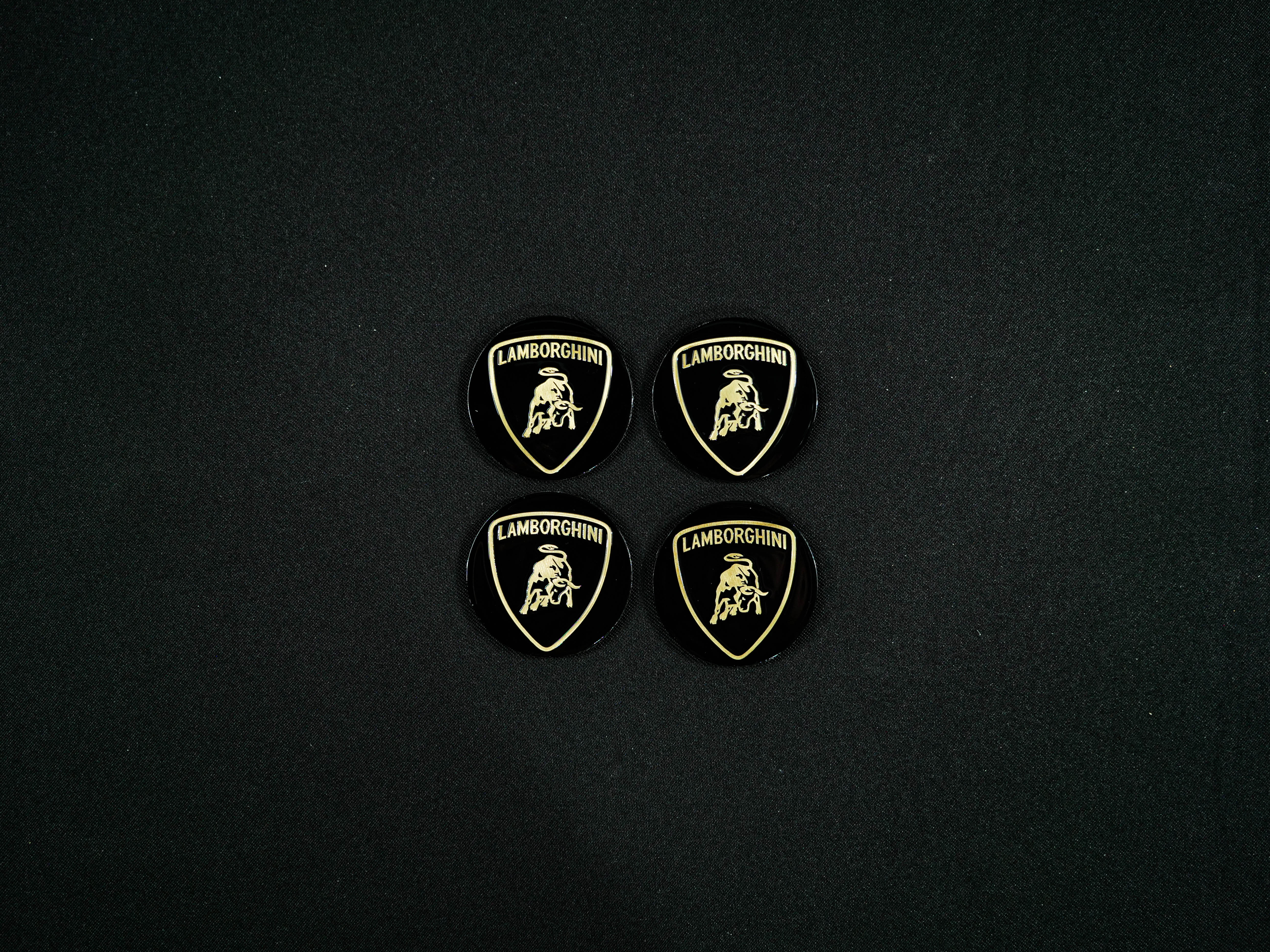 Metal Wheel Badges Caps Set for Lamborghini Aventador, Huracán with Iconic Emblem