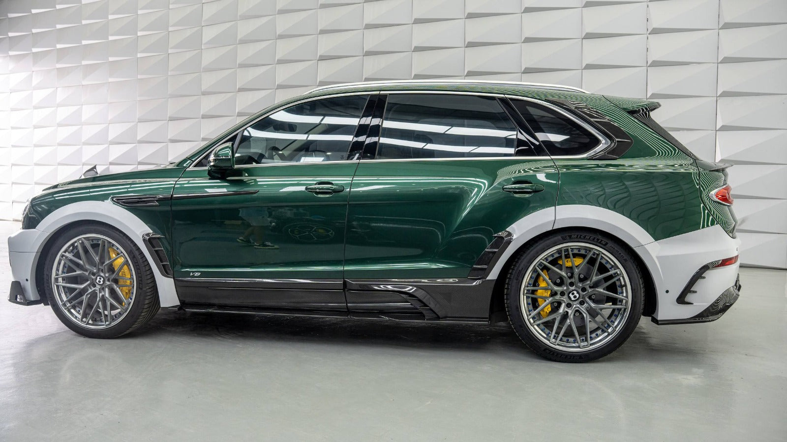 Wide Body Kit (Plastic + Carbon) for Bentley Bentayga 2020+ - Custom Class