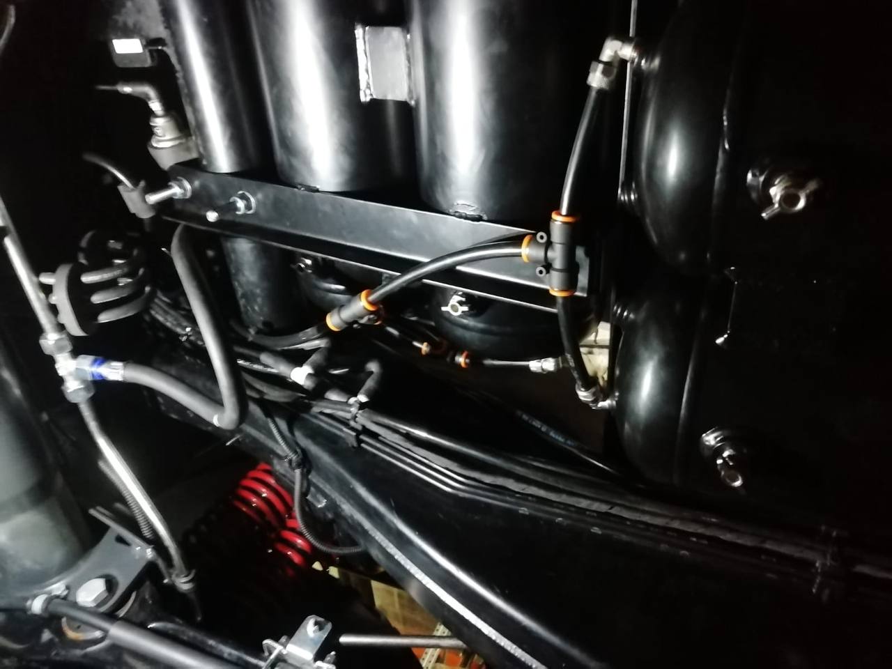 Automatic Wheels Inflation System CTIS for 4 Beadlock wheels Mercedes-Benz W463 4x4 6x6 - Custom Class