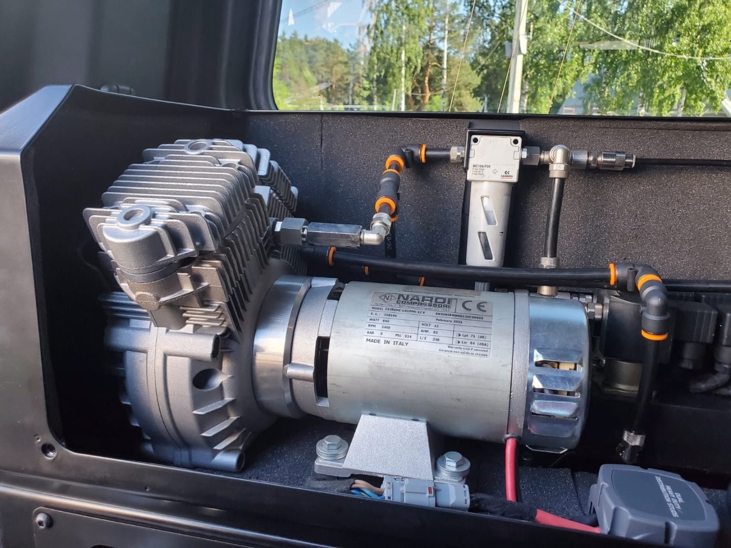 Automatic Wheels Inflation System CTIS for 4 Beadlock wheels Mercedes-Benz W463 4x4 6x6 - Custom Class