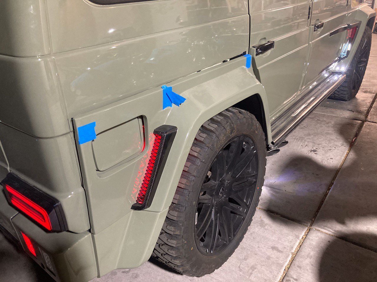 Brabus fiberglass widestar body kit with carbon elements for Mercedes-Benz G-Class W463 3-door (16 elements) - Custom Class