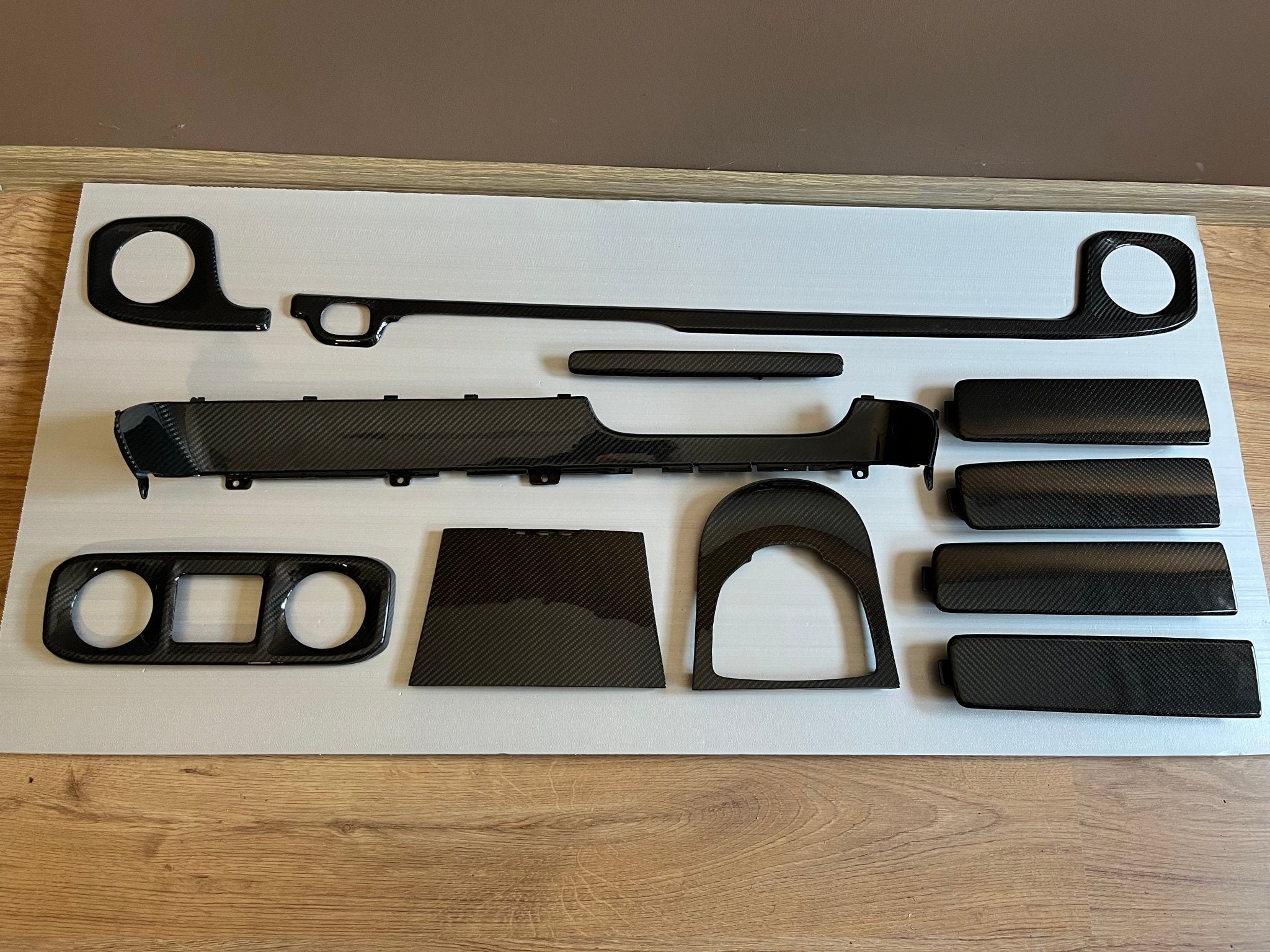 Carbon fiber interior trim insertions for Mercedes G-class W463A - Custom Class