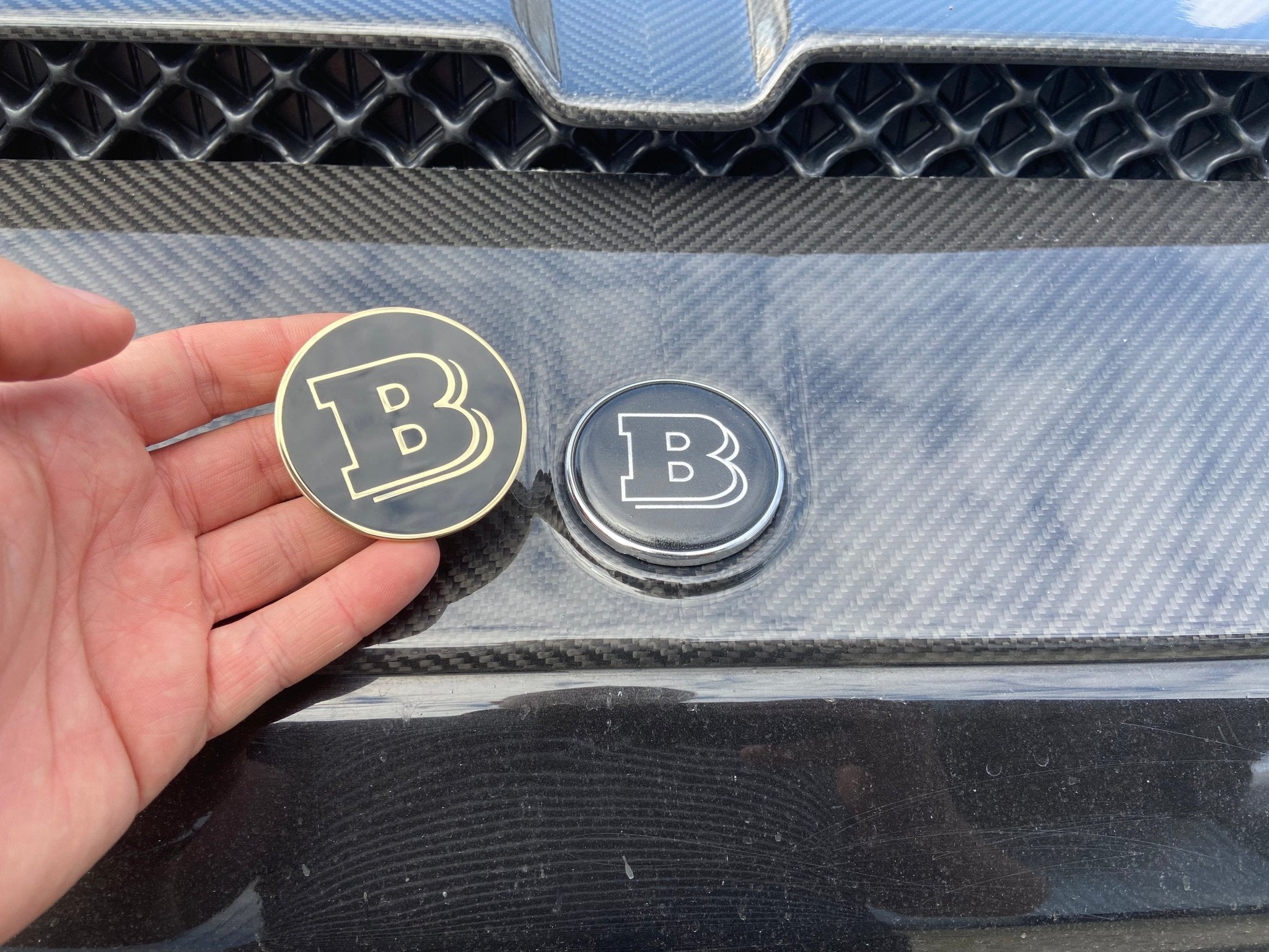 Carbon Hood Scoop with Badge in W463A Style for Mercedes-Benz G-Wagon W463 - Custom Class