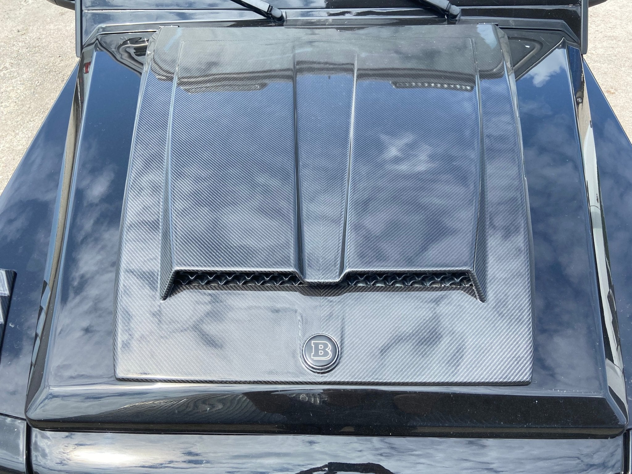 Carbon Hood Scoop with Badge in W463A Style for Mercedes-Benz G-Wagon W463 - Custom Class