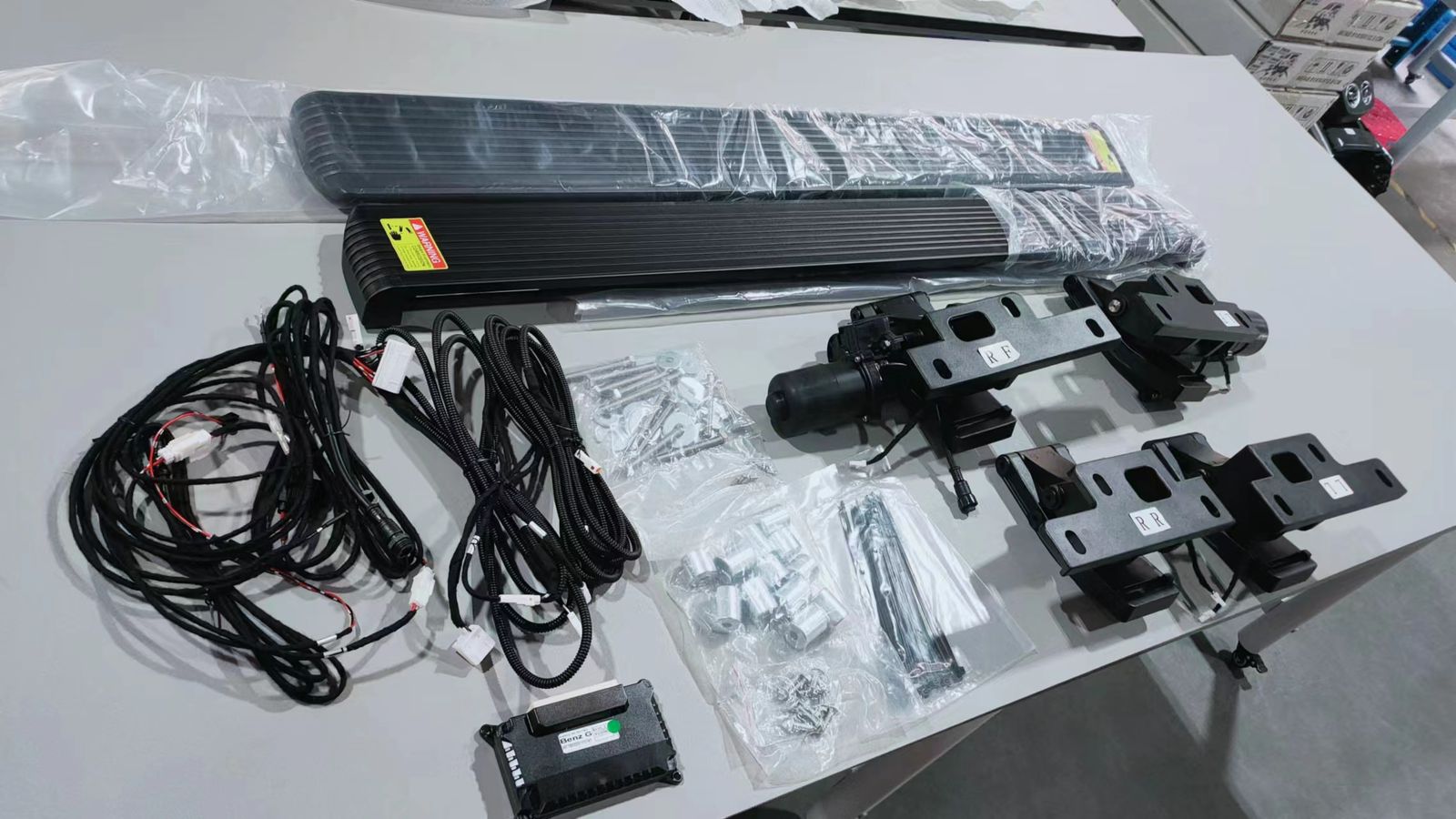 Electric running boards short side steps with LEDs for Mercedes-Benz W463A W464 G-Class - Custom Class