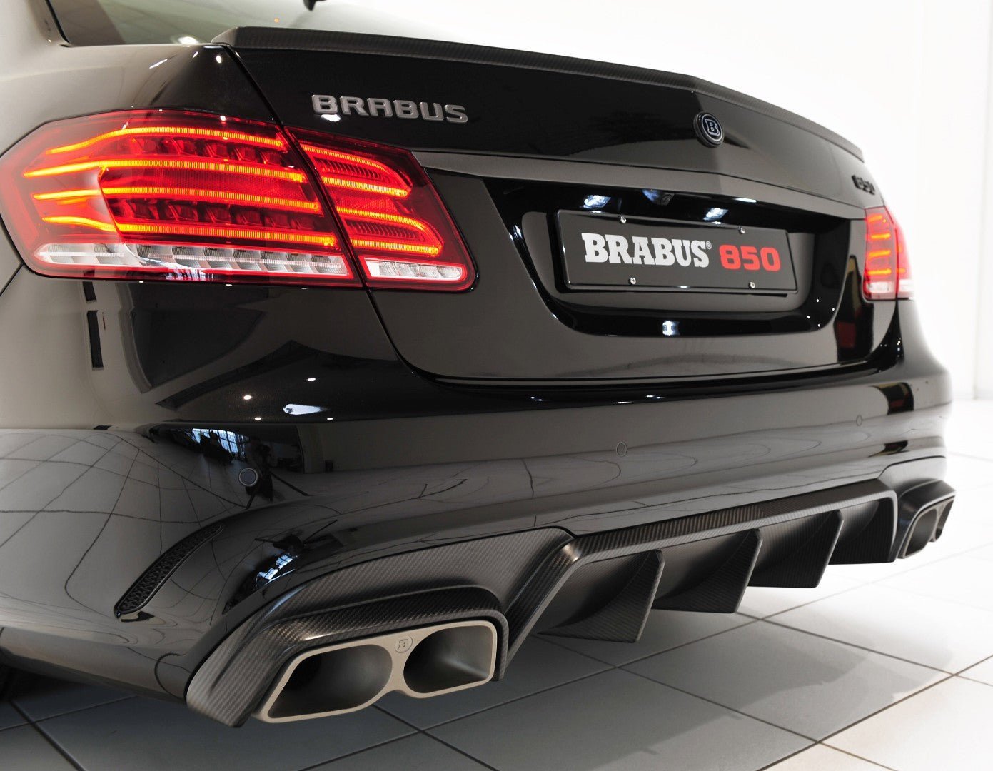Mercedes-Benz W212 Rear Carbon Diffuser - Custom Class