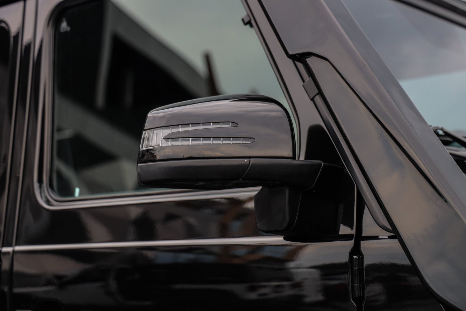 Mercedes Benz W463 4x4 G class G500 in Brabus look