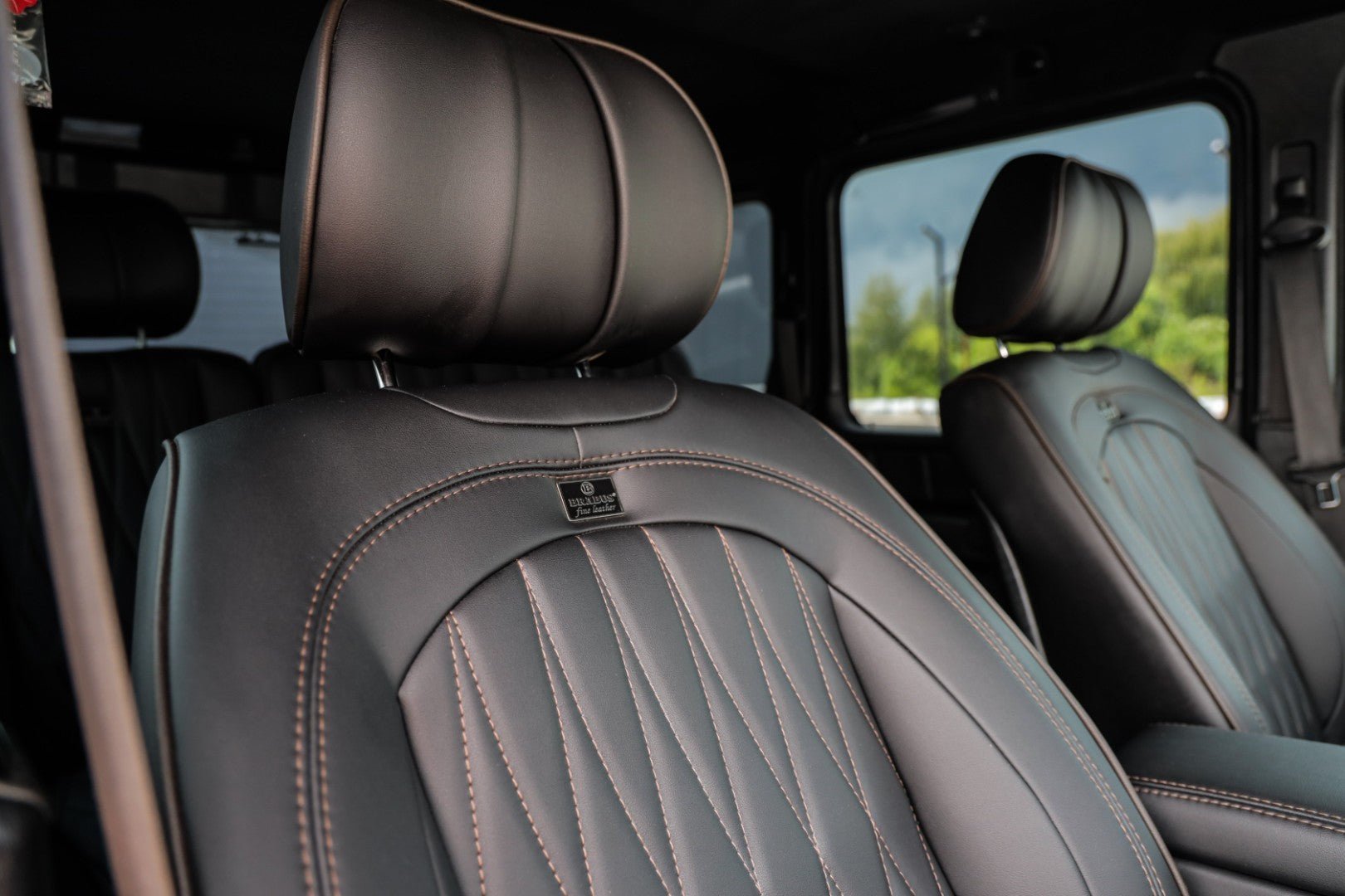 Mercedes Benz W463 4x4 G class G500 in Brabus look