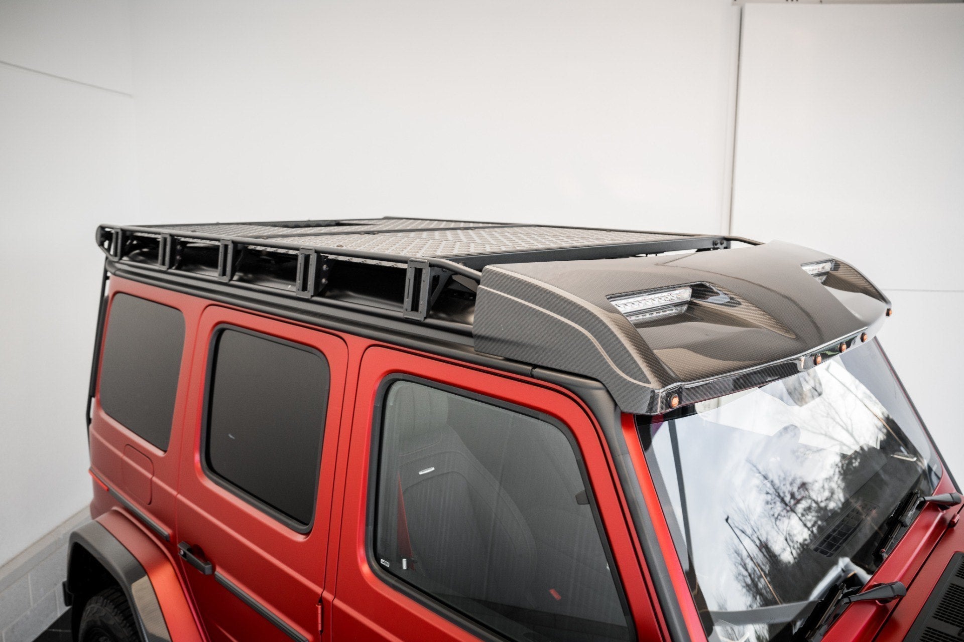 OEM Front roof carbon spoiler 4x4 with original LEDs for Mercedes W463A W464 - Custom Class