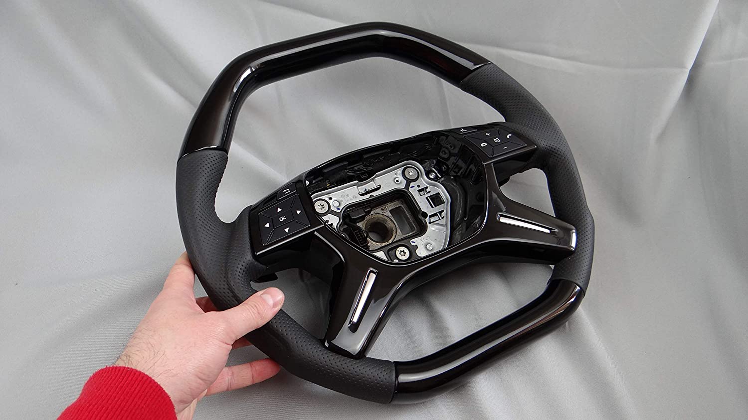 Piano Black Steering Wheel Flat top Flat bottom for Mercedes-Benz G-Class G-Wagon W463 G63 G55 G500 Perforated Leather Black Edition - Custom Class