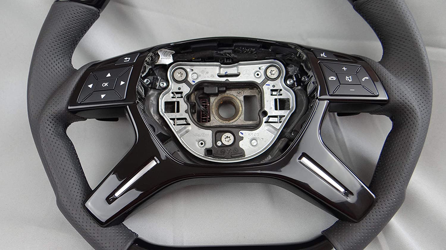 Piano Black Steering Wheel Flat top Flat bottom for Mercedes-Benz G-Class G-Wagon W463 G63 G55 G500 Perforated Leather Black Edition - Custom Class