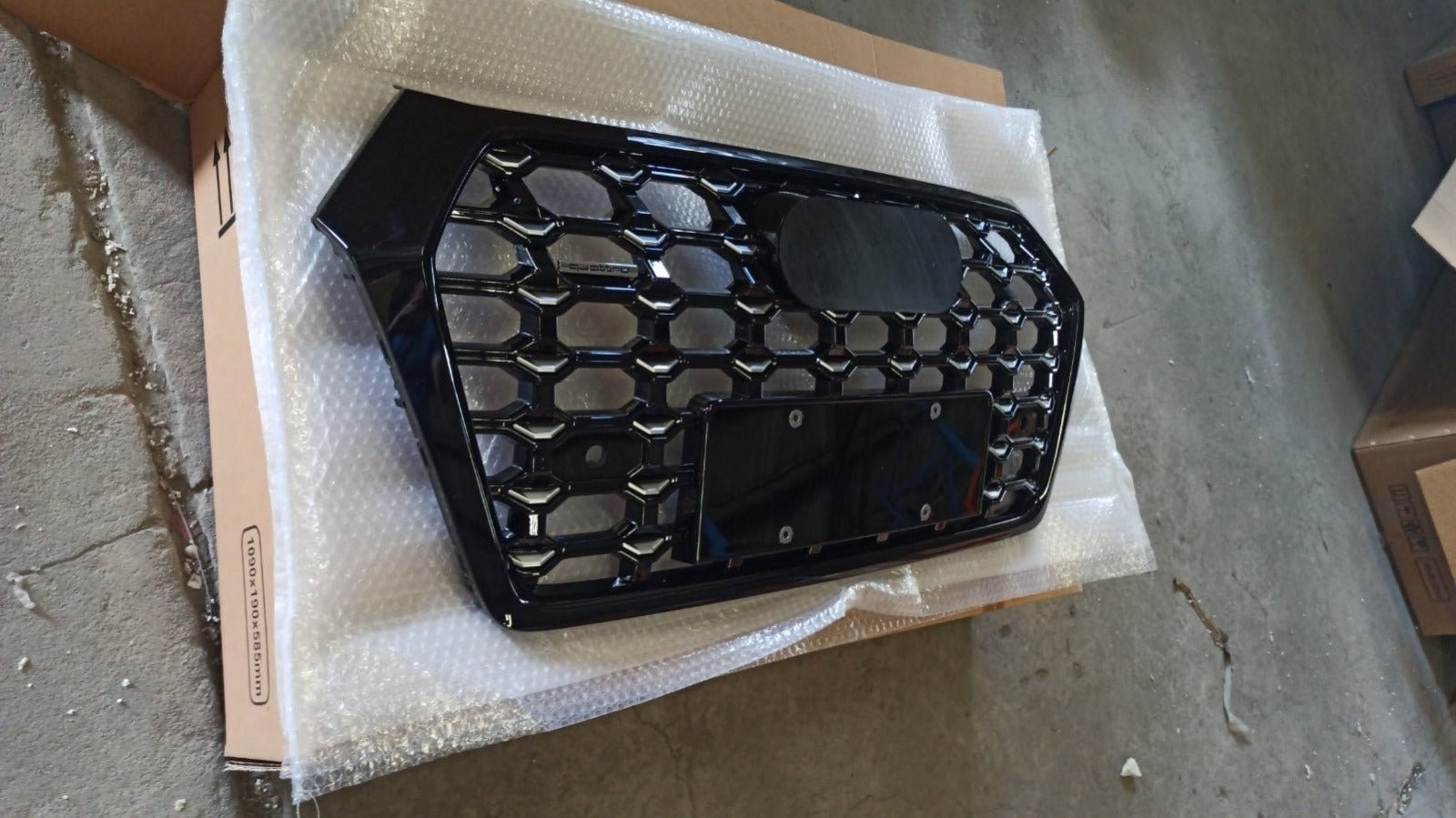 RSQ5 style front bumper black radiator grille limited edition for Audi Q5 FY 2016-2020 - Custom Class