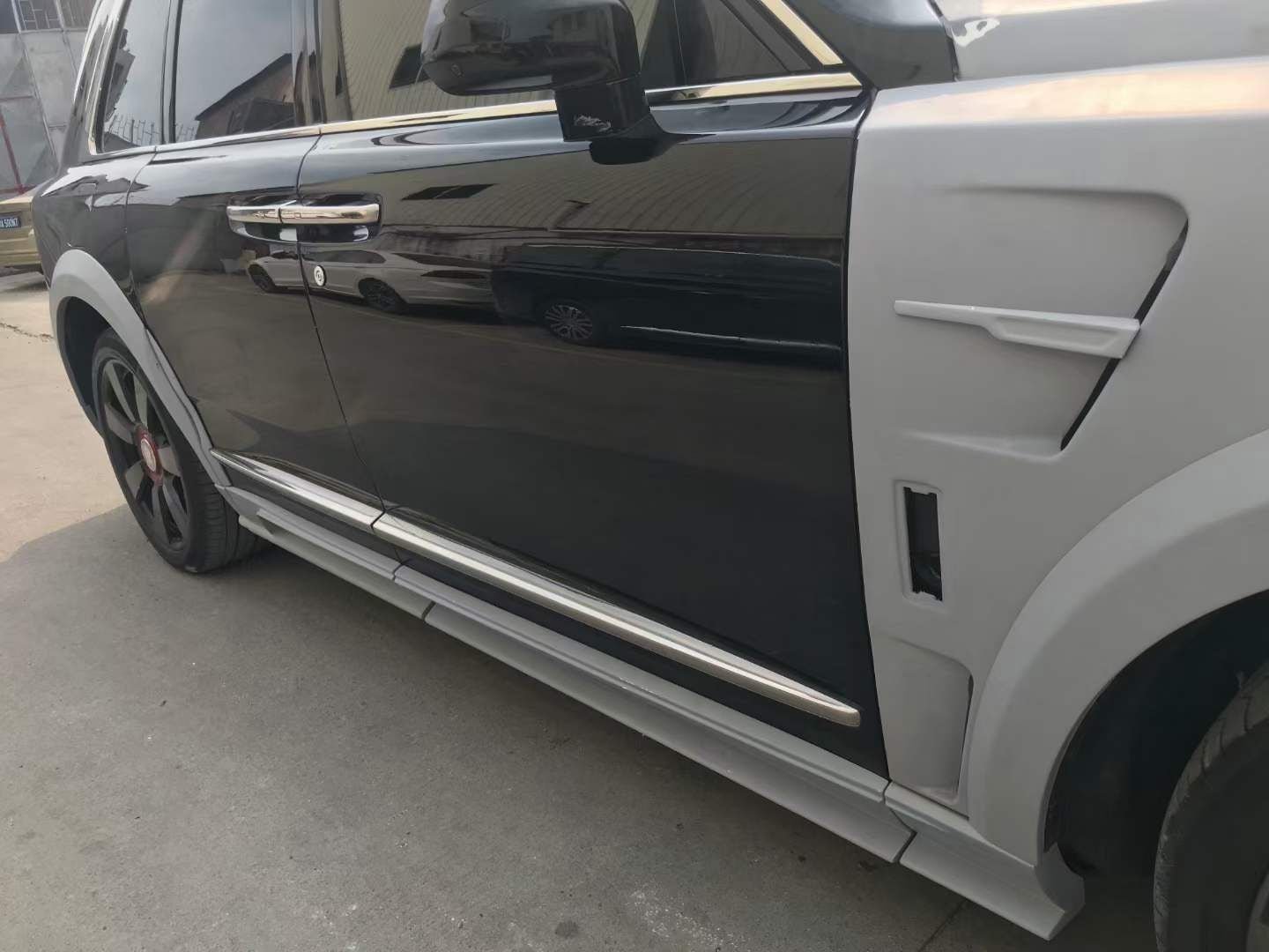 Сarbon fiber body kit for Rolls-Royce Cullinan pre-facelift 2018–2023 - Custom Class