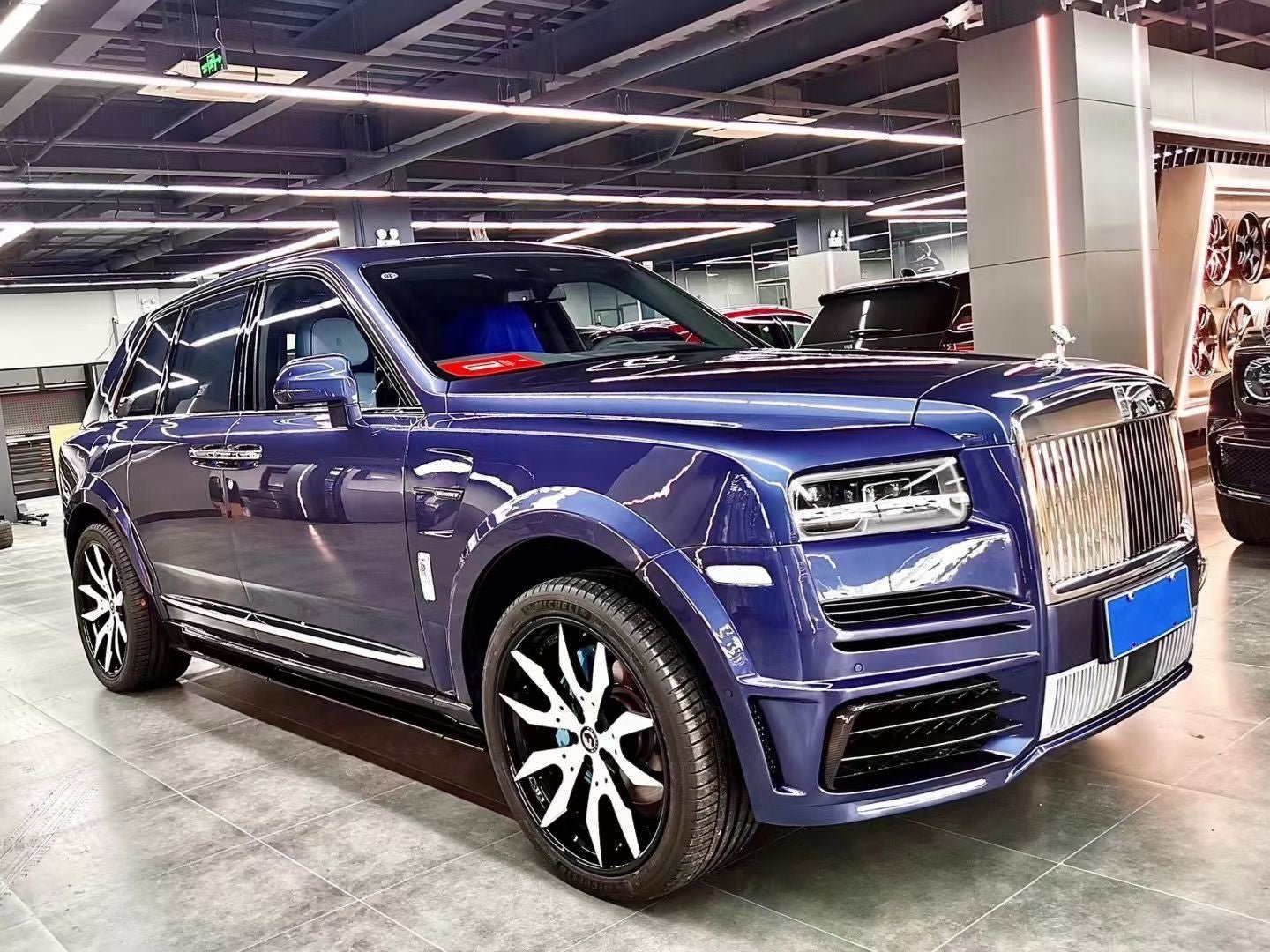 Сarbon fiber body kit for Rolls-Royce Cullinan pre-facelift 2018–2023 - Custom Class