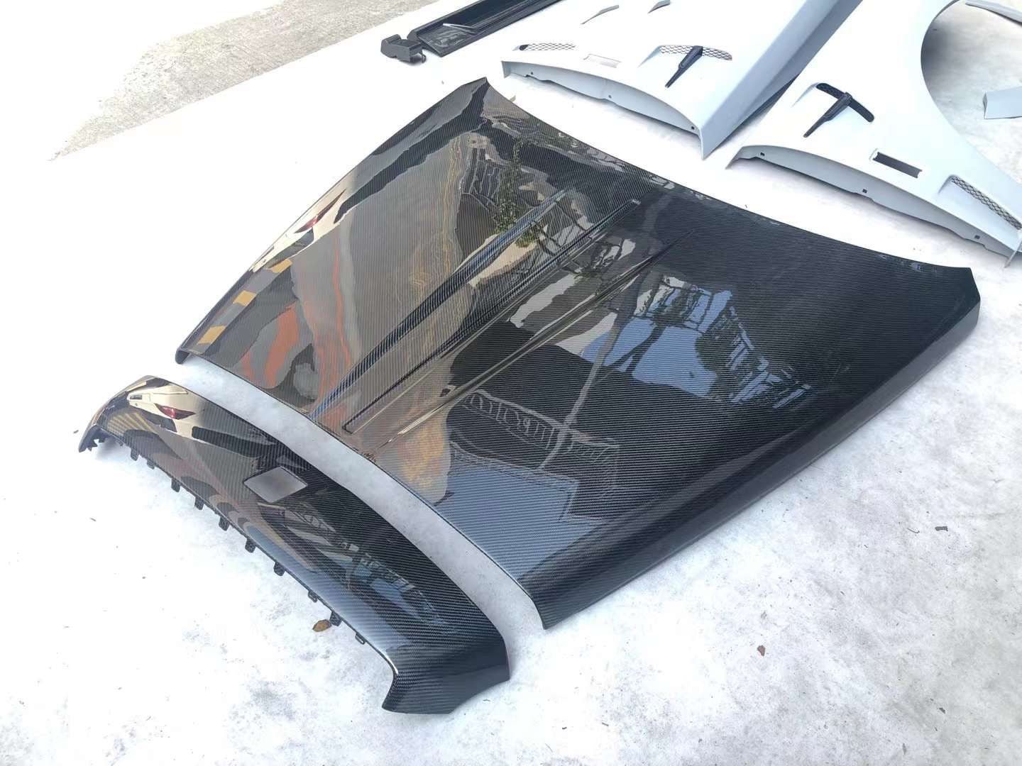 Сarbon fiber body kit for Rolls-Royce Cullinan pre-facelift 2018–2023 - Custom Class