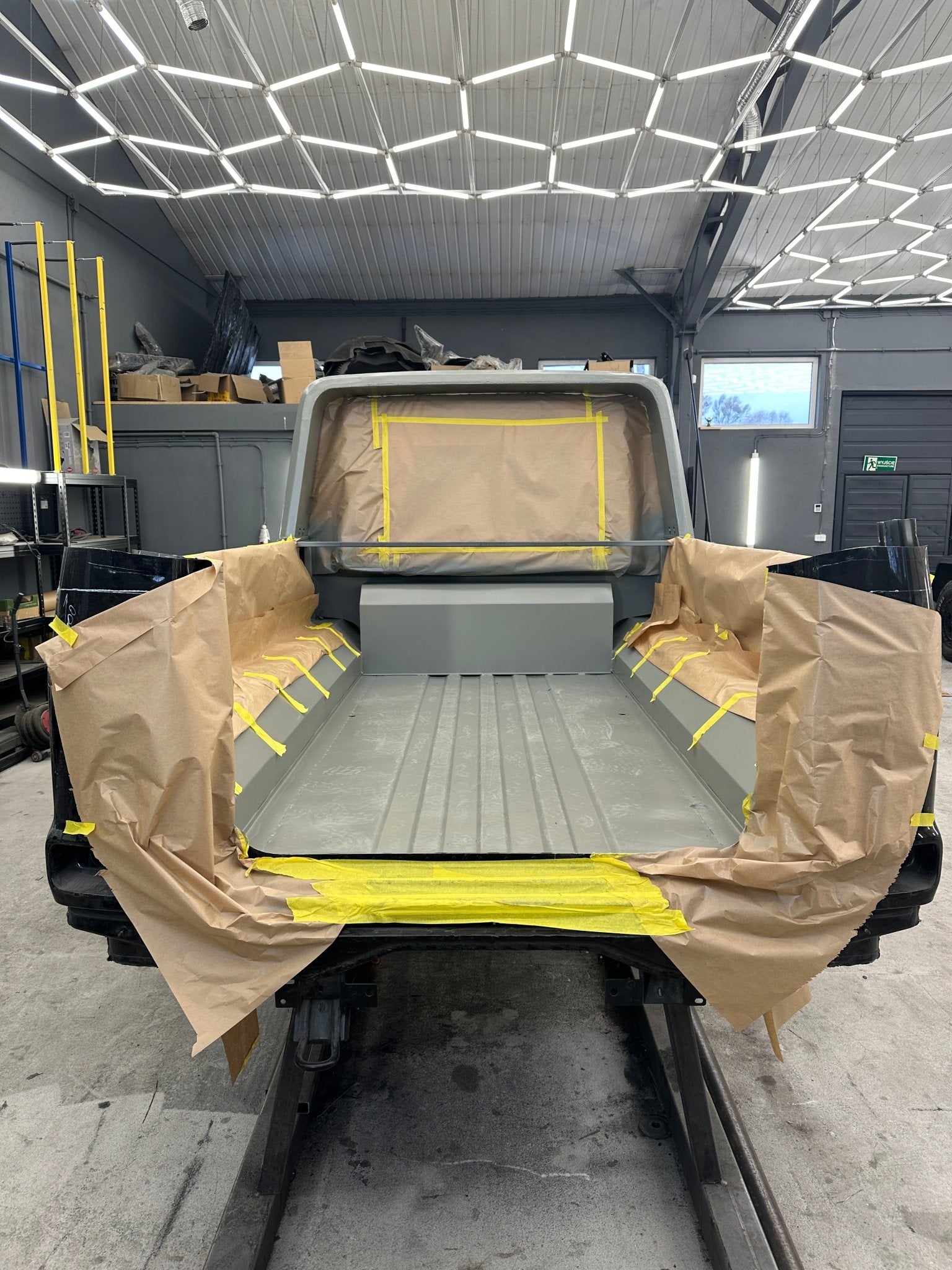 Stainless steel rear pick up body for W463A 900 6x6 G-Class - Custom Class